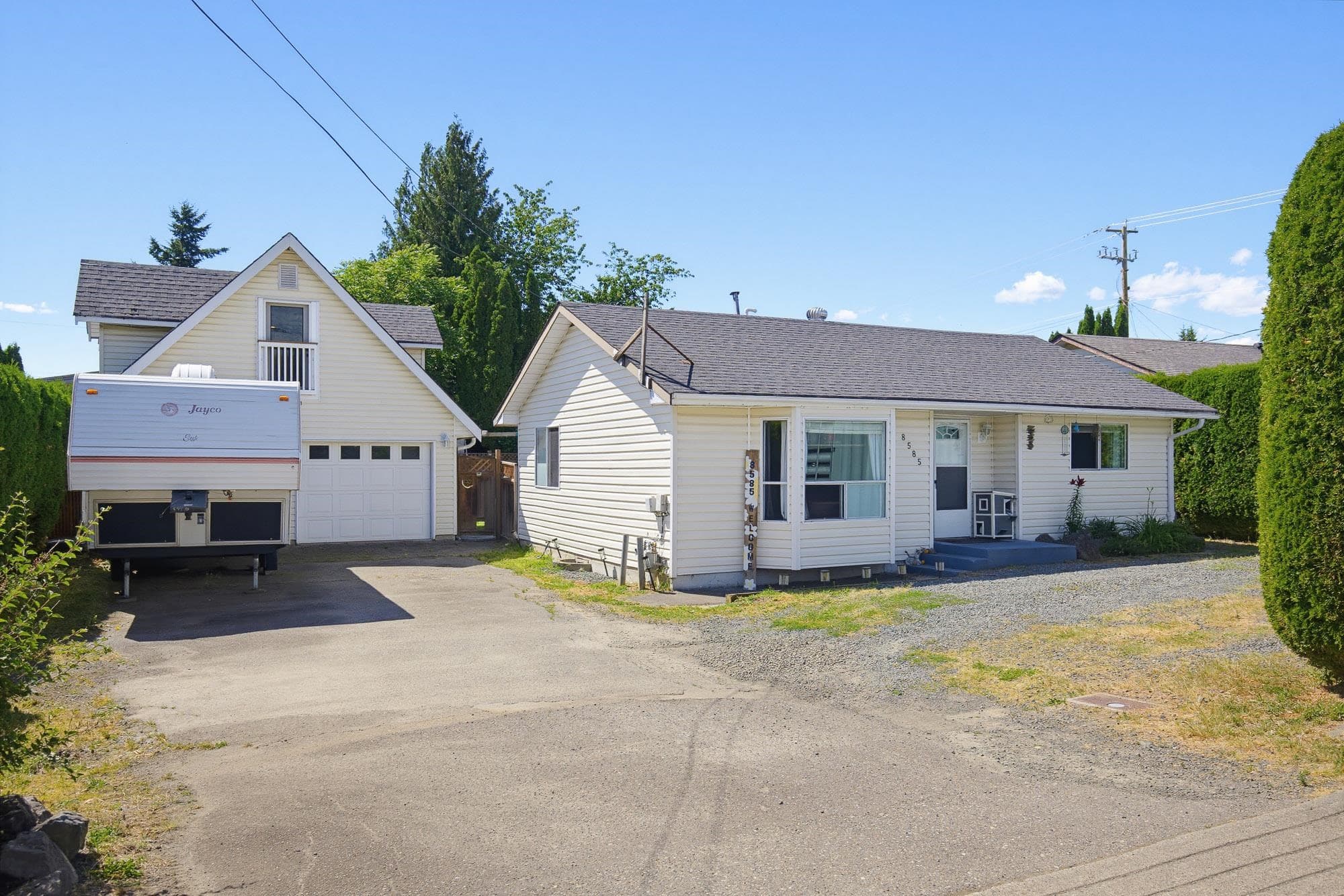 8585 Broadway Street, Chilliwack