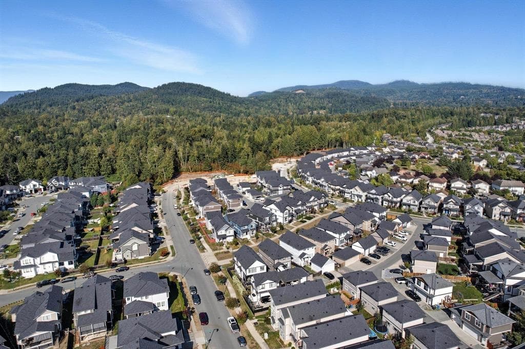36051 Emily Carr Green, Abbotsford, V3G 0G1 — photo 4