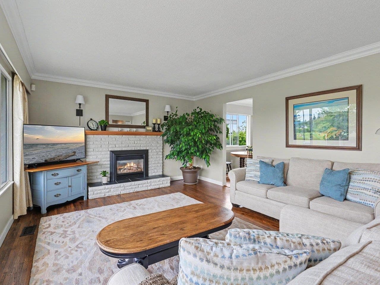 15876 Roper Avenue, White Rock, V4B 2H4 — photo 2