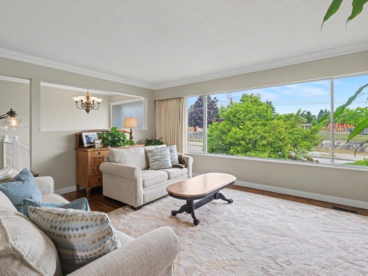 15876 Roper Avenue, White Rock, V4B 2H4 — photo 4