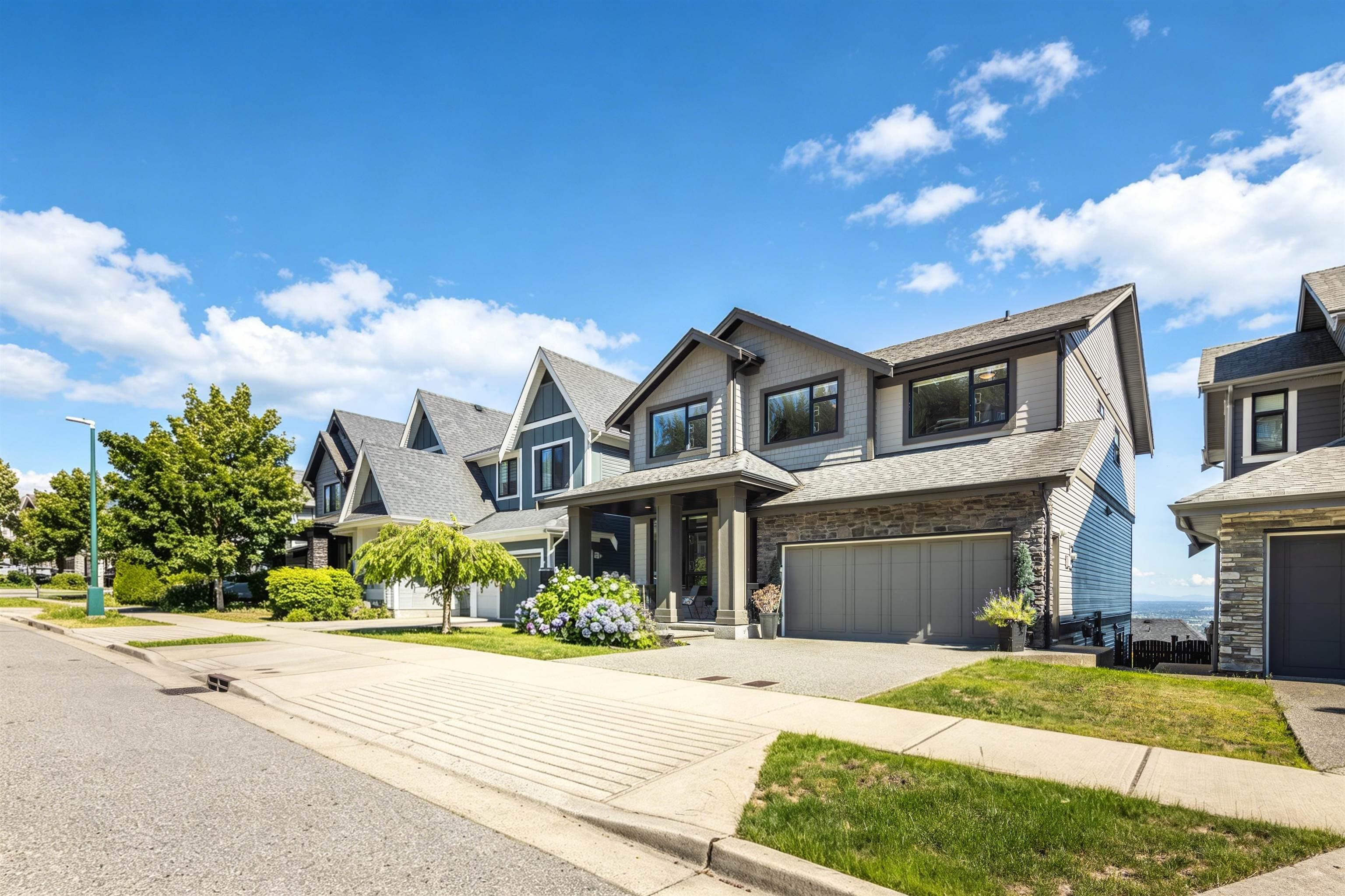 1419 Strawline Hill Street, Coquitlam