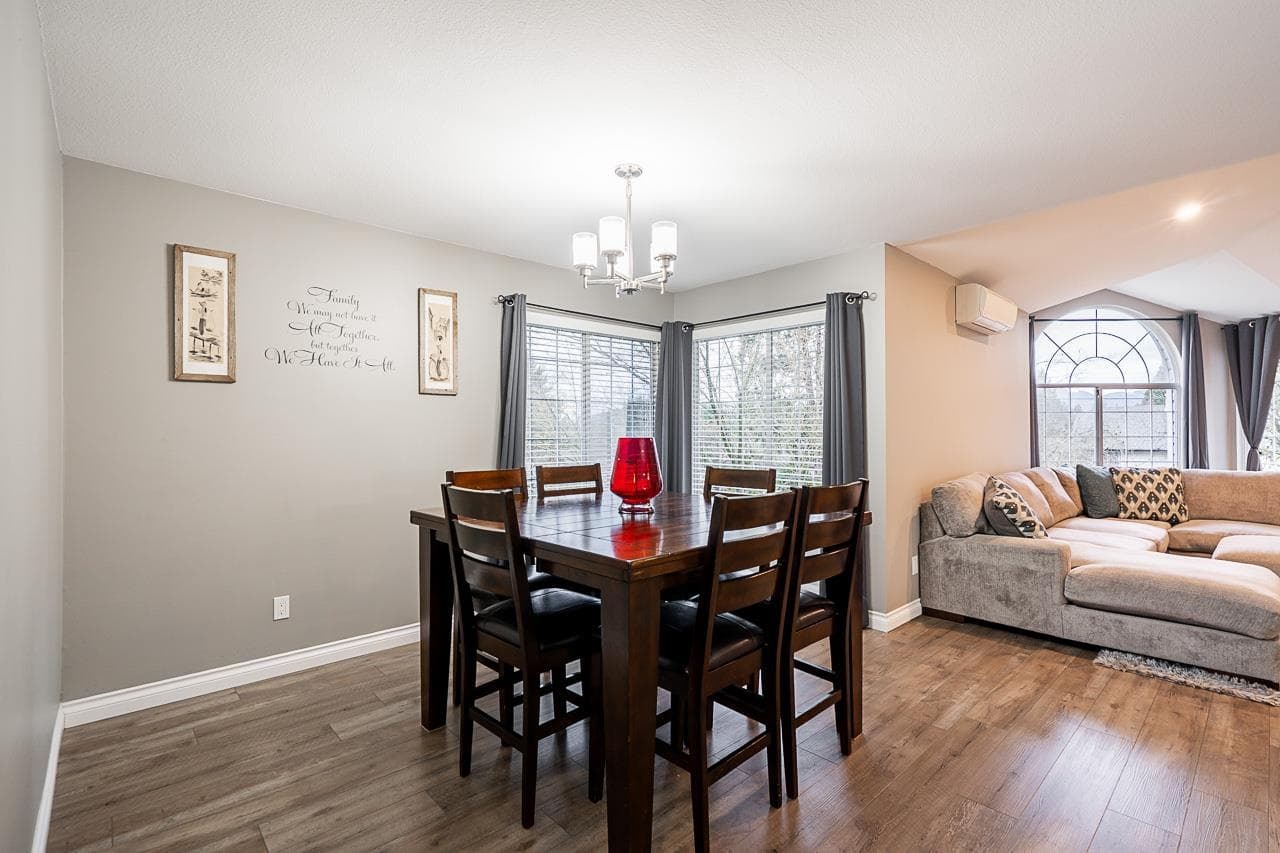 23368 124 Avenue, Maple Ridge, V2X 4K4 — photo 5