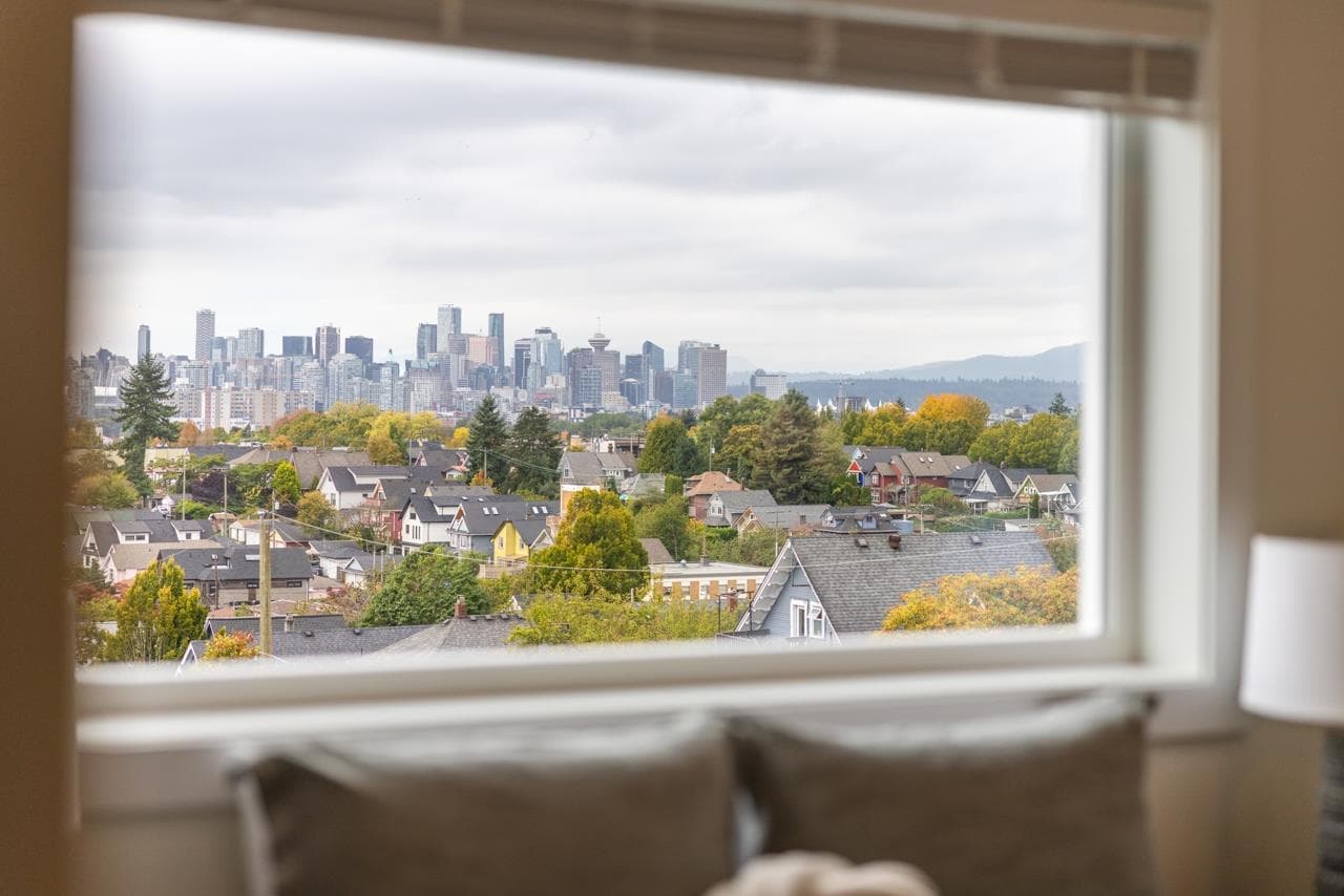 2049 E 4th Avenue, Vancouver, V5N 1K5 — photo 2