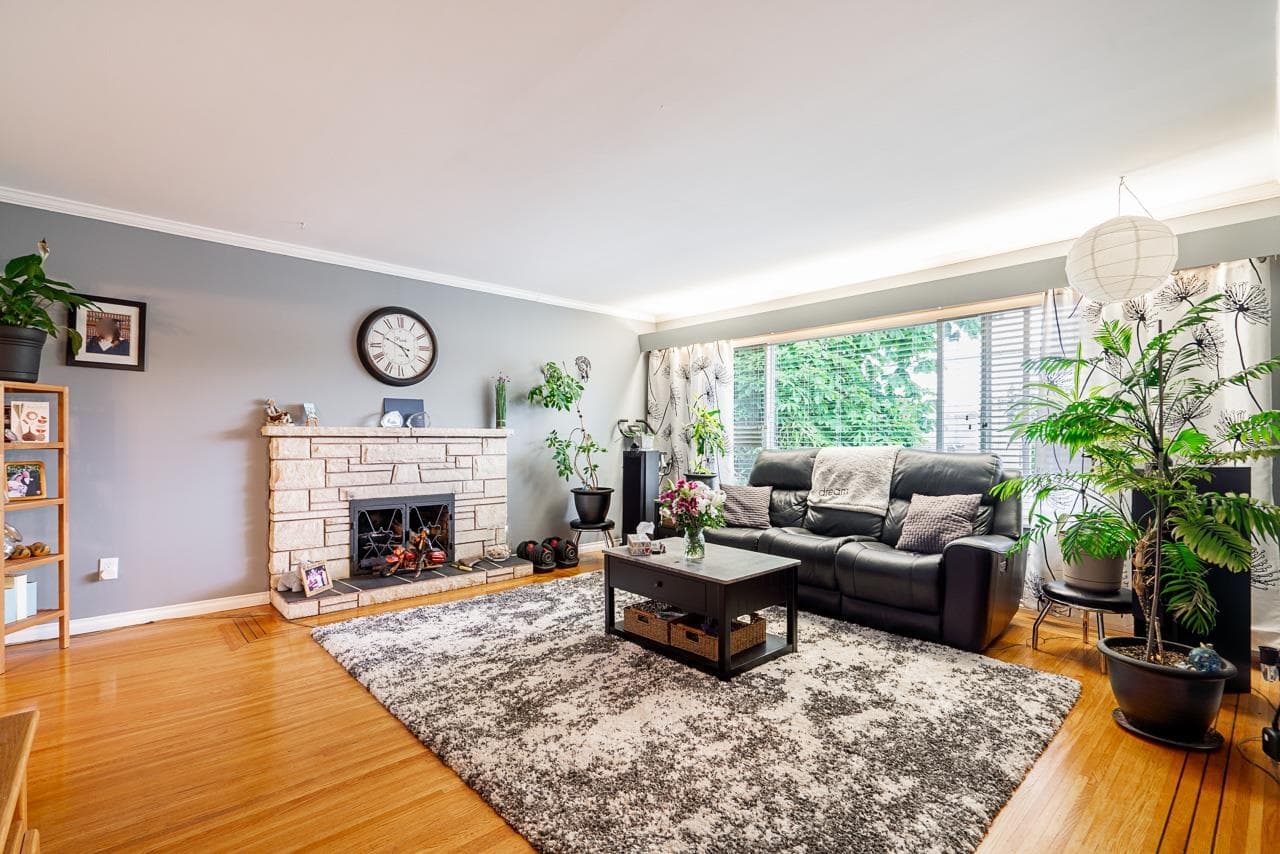 12528 Pinewood Crescent, Surrey, V3V 2L5 — photo 1