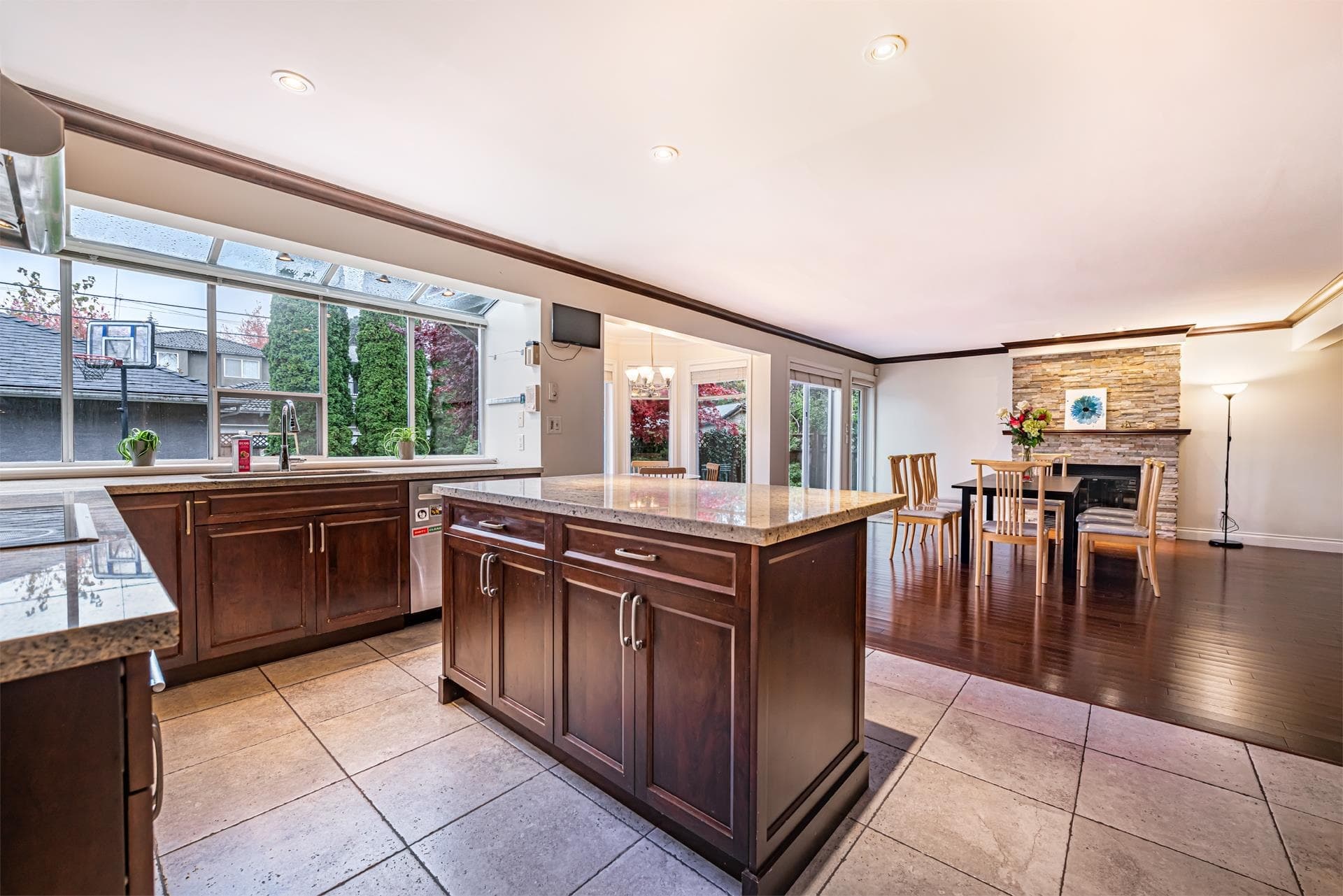 4570 W 13th Avenue, Vancouver, V6R 2V4 — photo 5