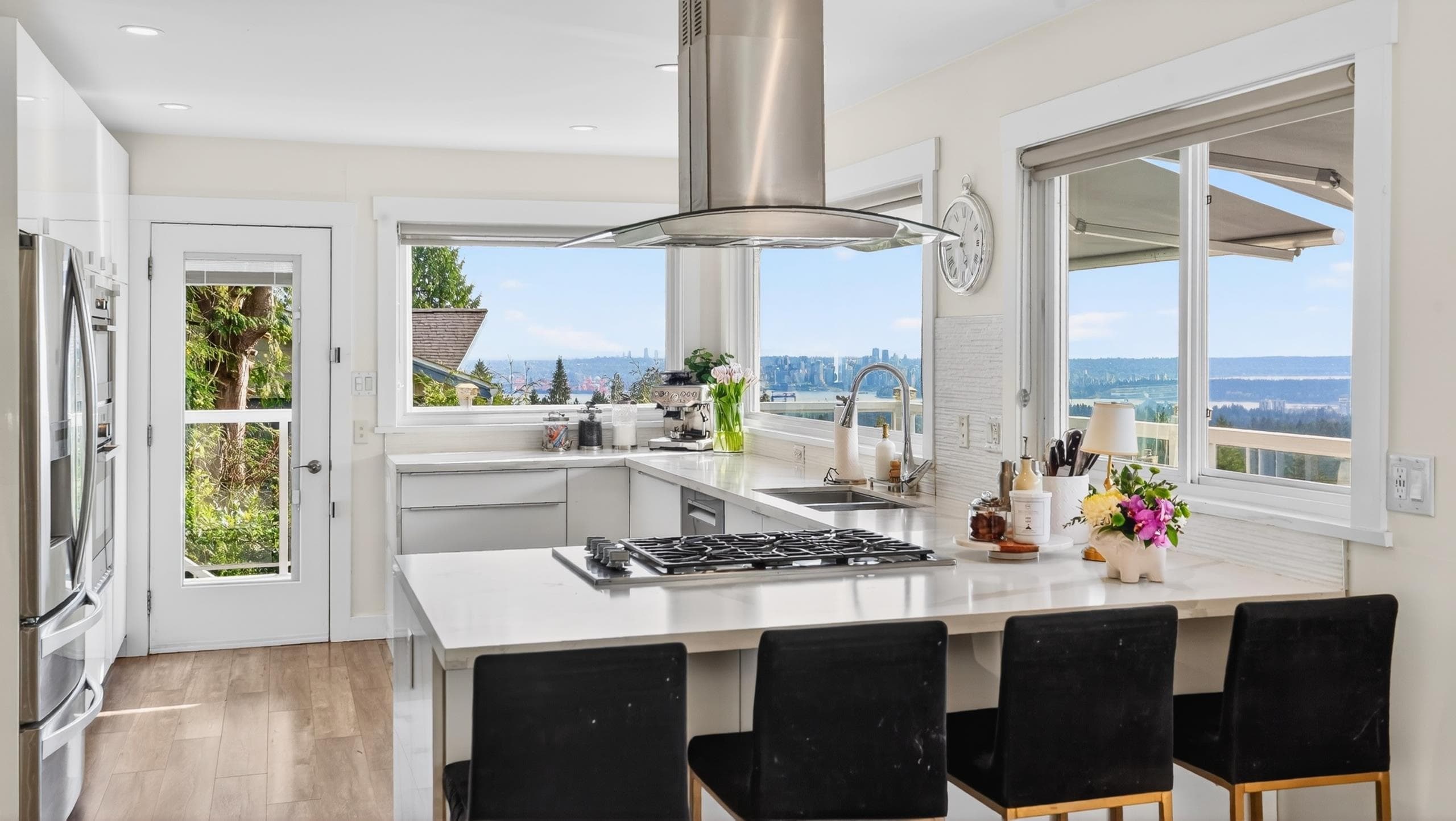 668 Alpine Court, North Vancouver — sold