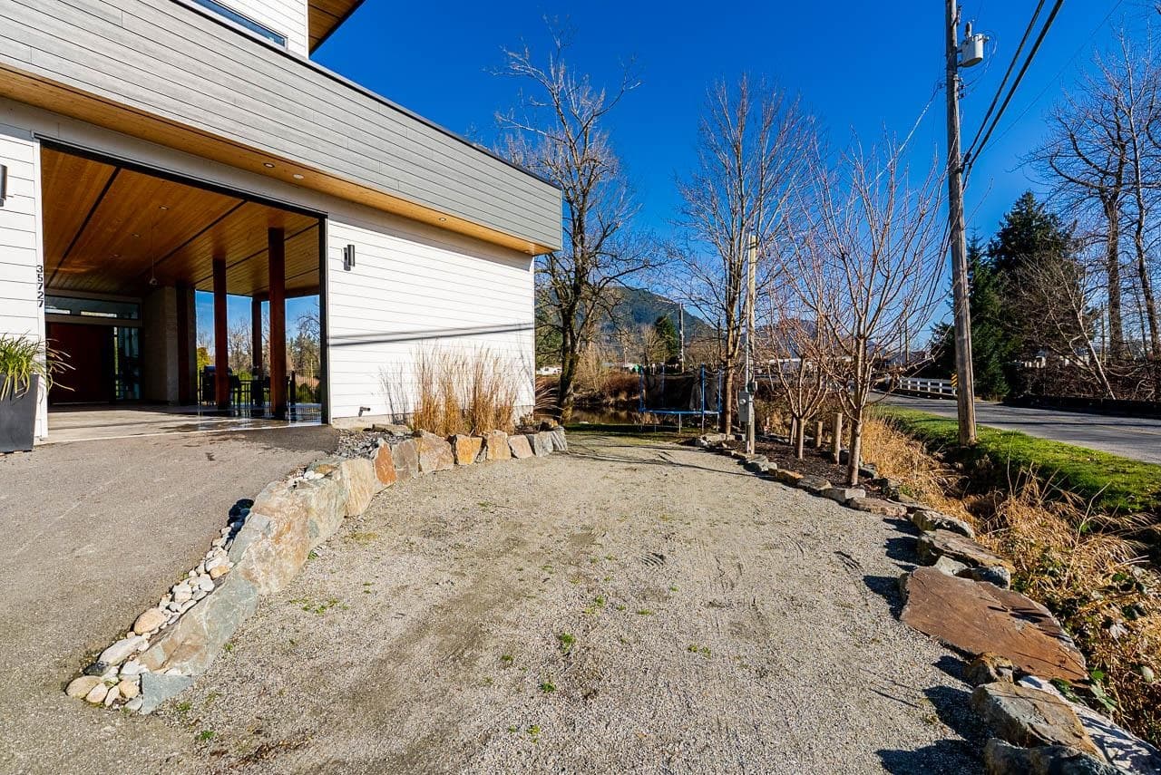 35727 Shook Road, Mission, V2V 7L7 — photo 3
