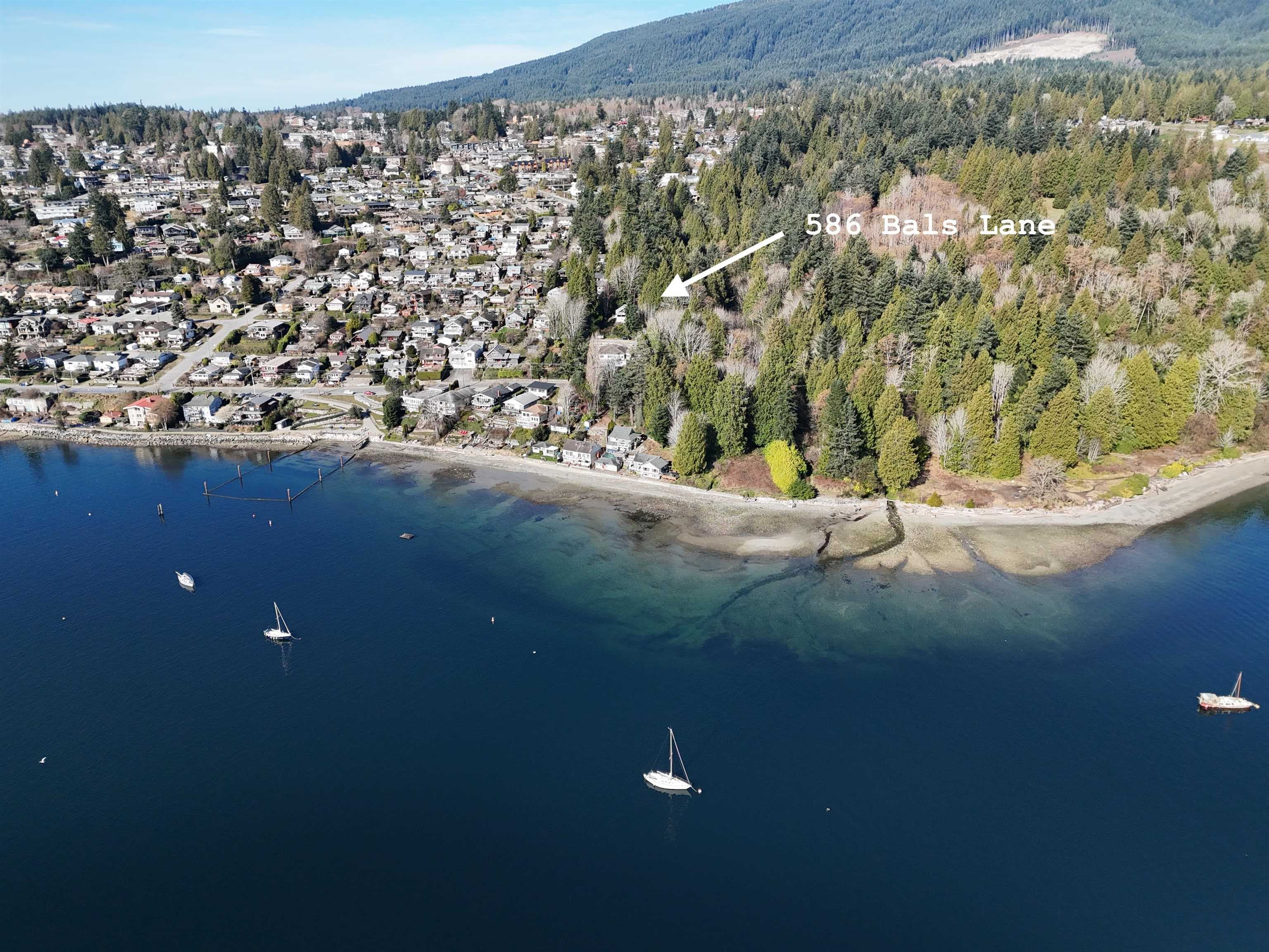 586 Bals Lane, Gibsons, V0N 1V9 — photo 1