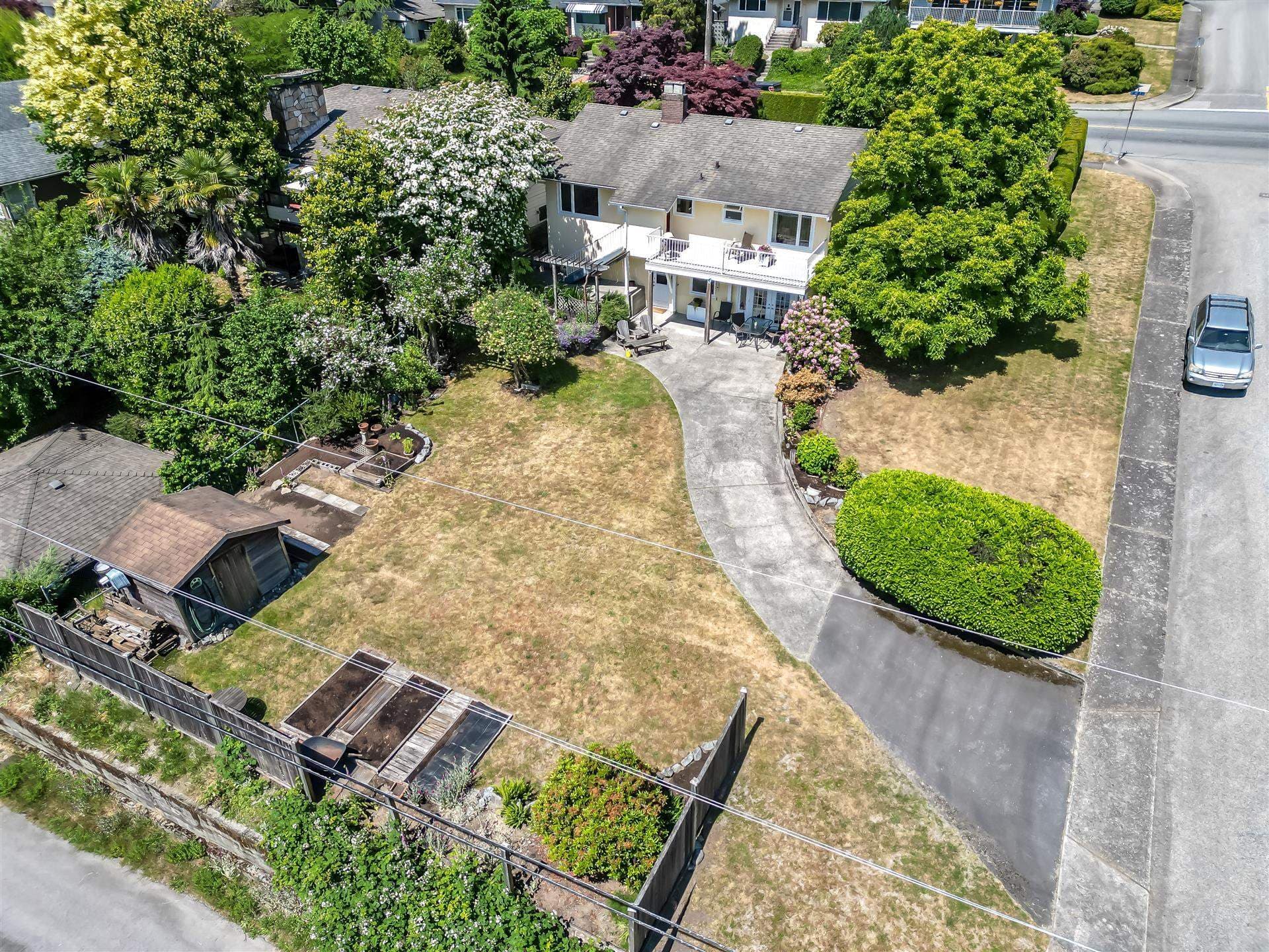 144 E Eighth Avenue, New Westminster, V3L 4J7 — photo 2