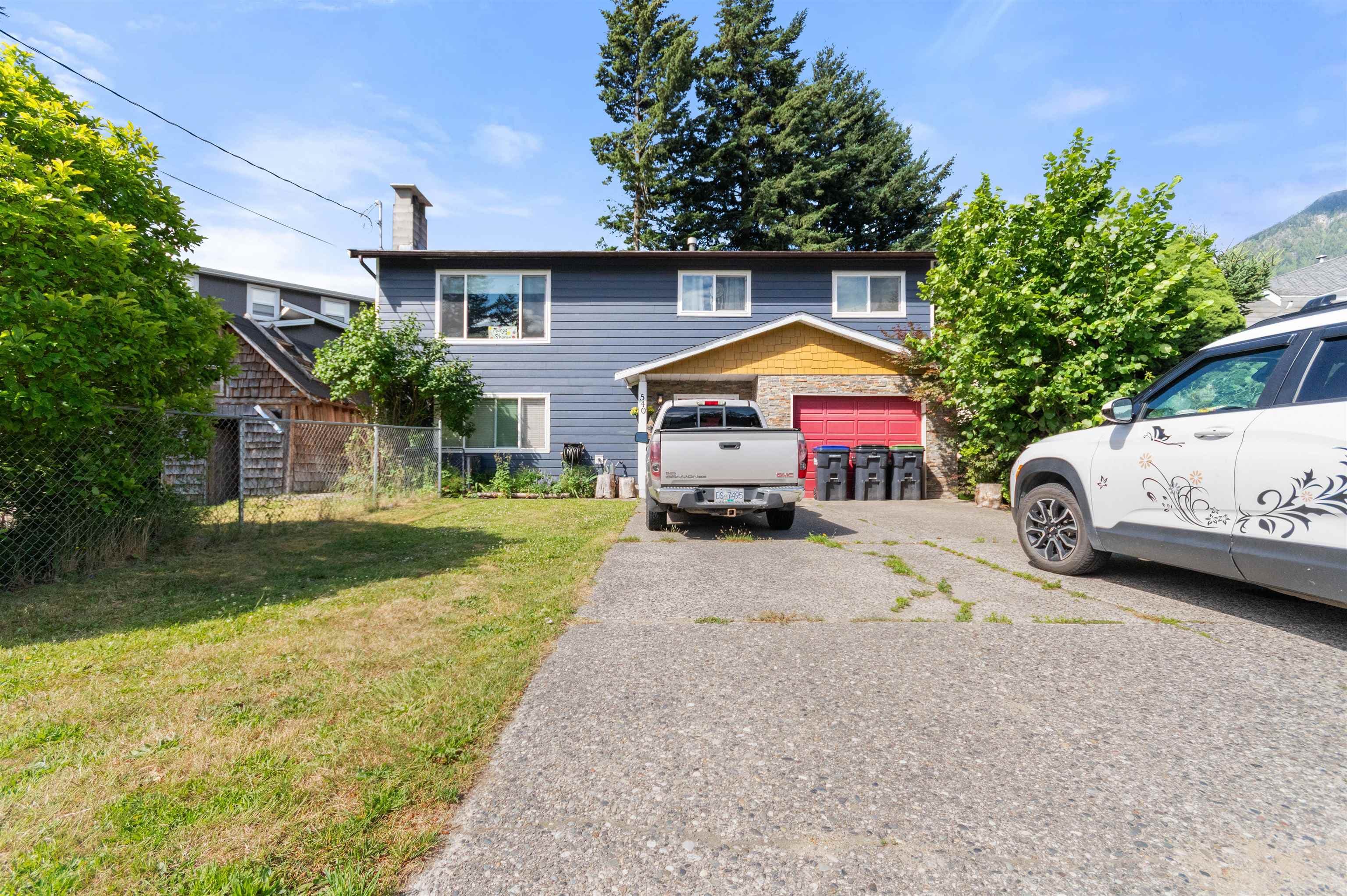 540 5th Avenue, Hope, V0X 1L0 — photo 1