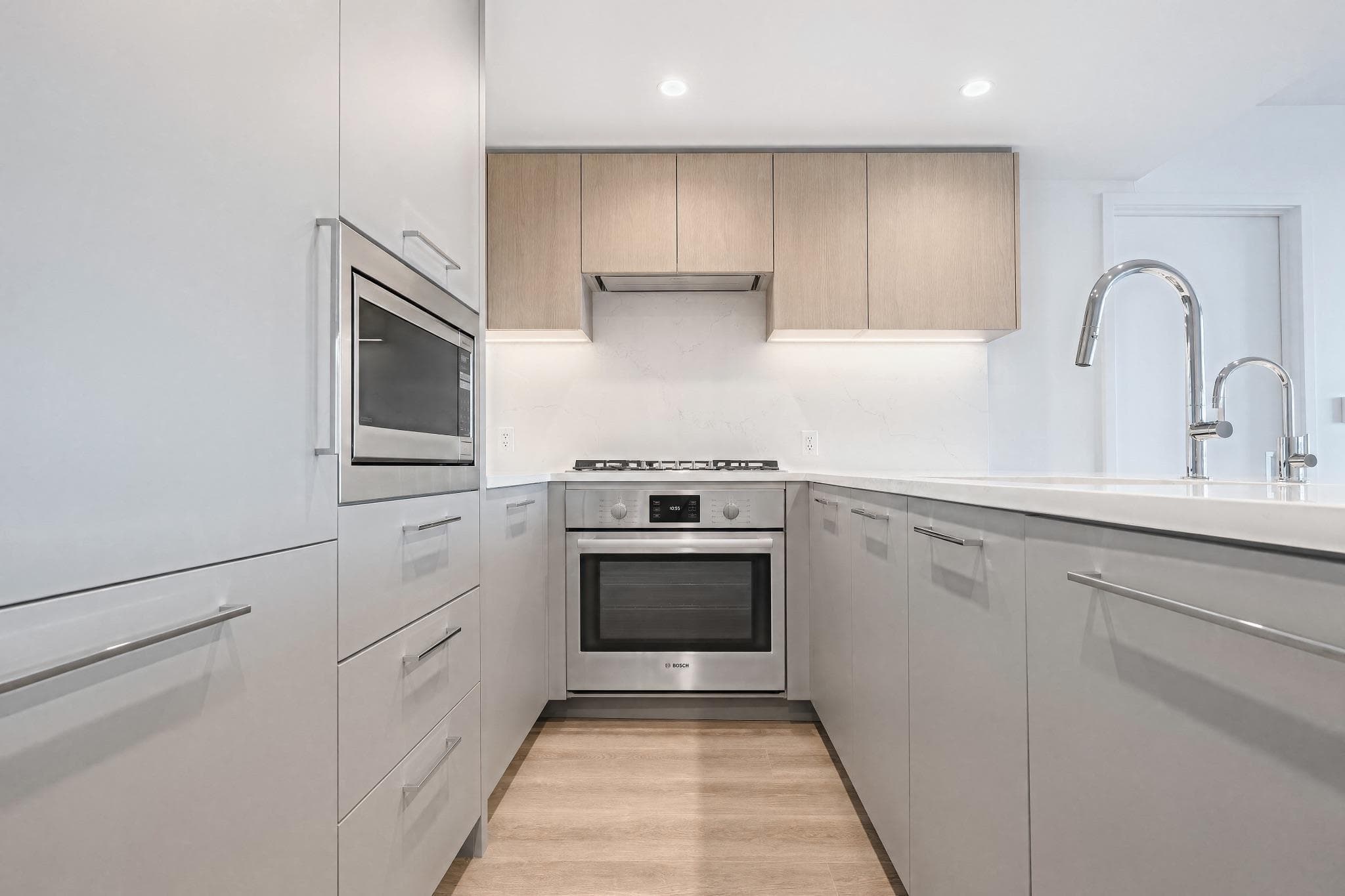701 - 6608 Sussex Avenue, Burnaby, V5H 3C6 — photo 5