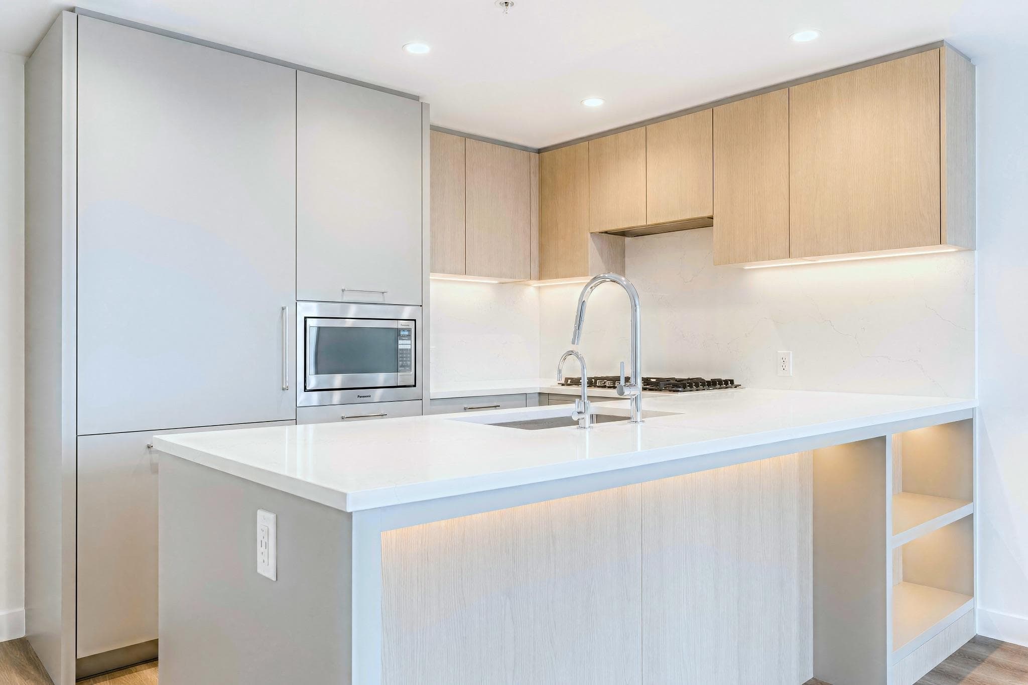 701 - 6608 Sussex Avenue, Burnaby, V5H 3C6 — photo 4