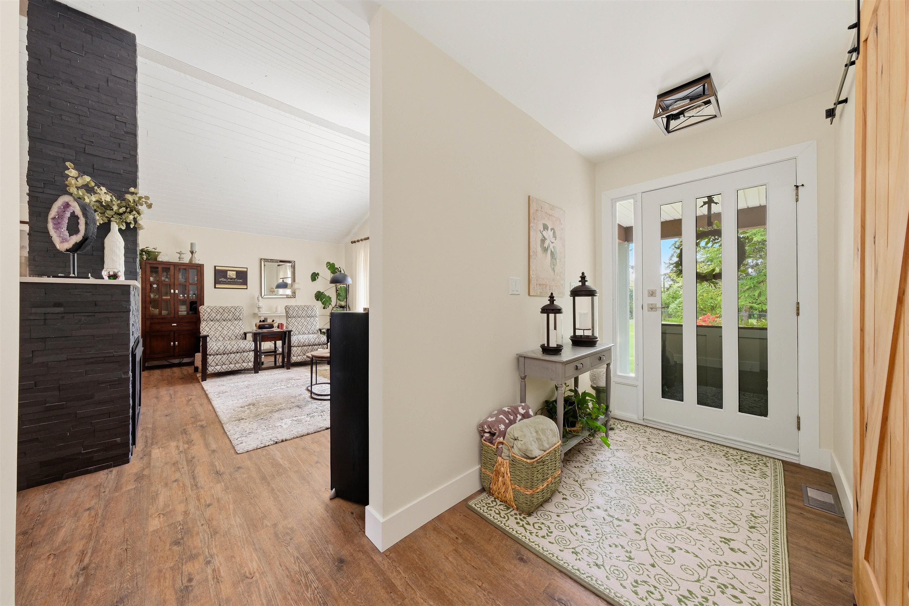 23541 24 Avenue, Langley, V2Z 3A2 — photo 2