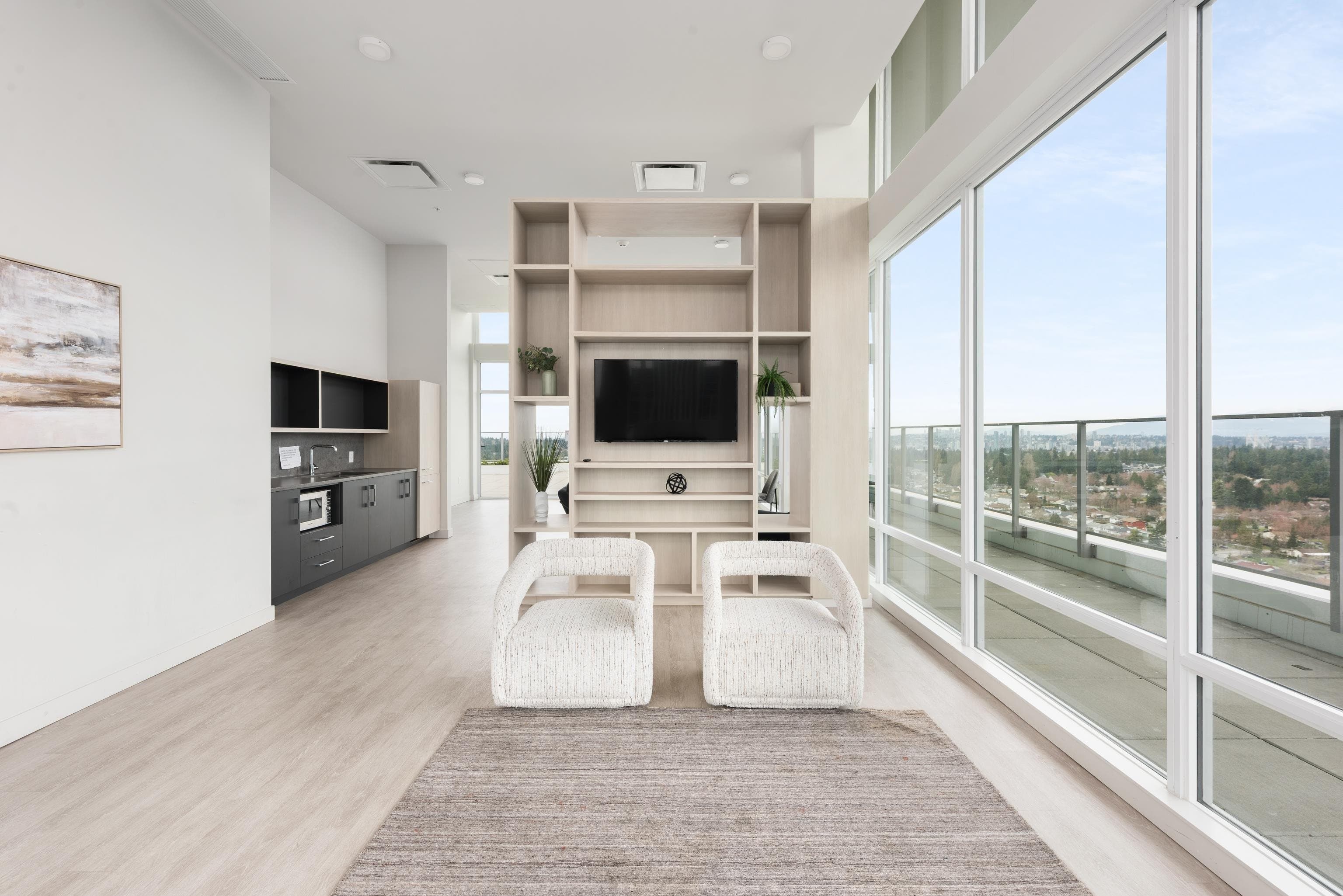 415 - 9675 King George Boulevard, Surrey — sold