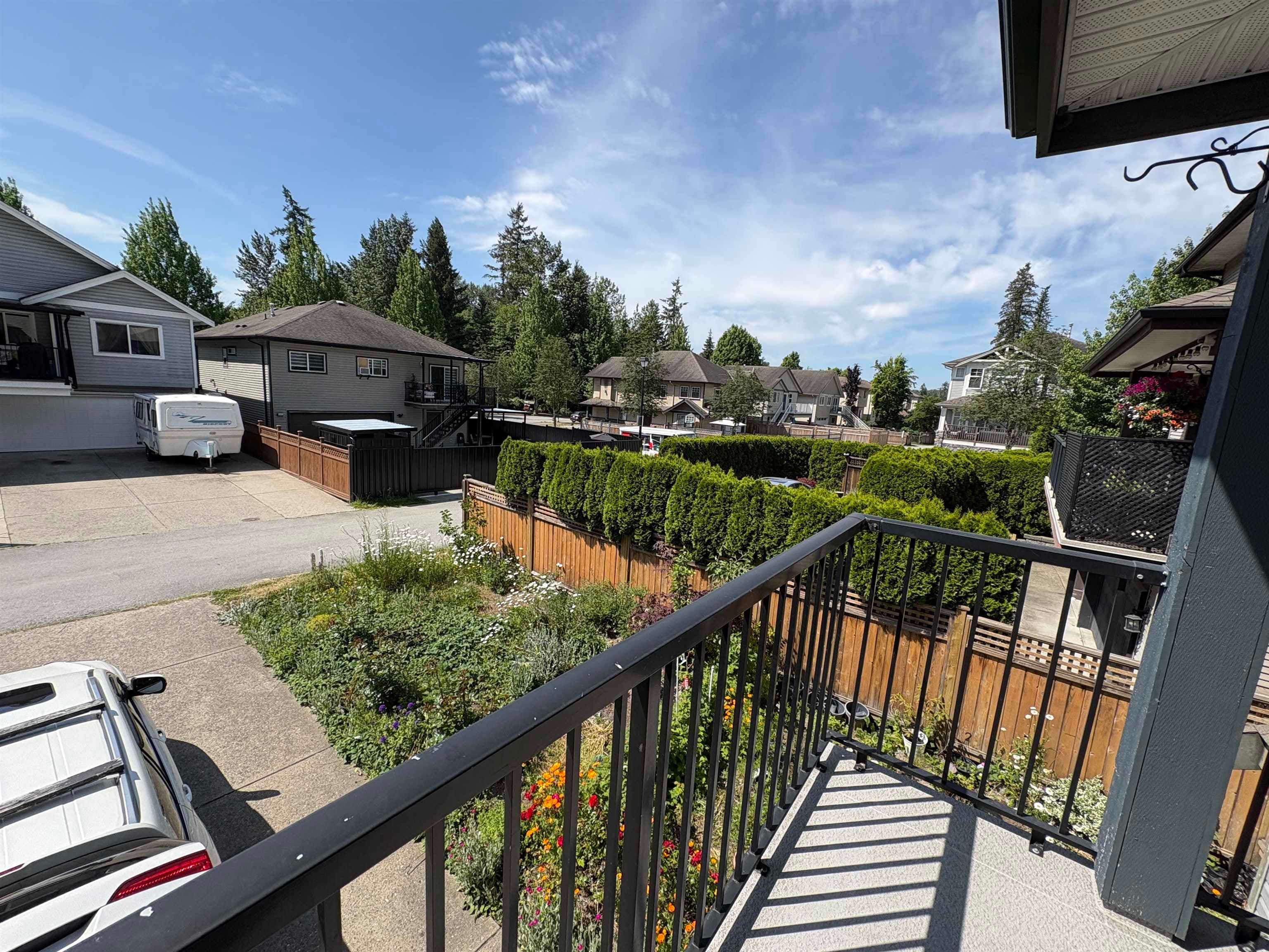 23622 111a Avenue, Maple Ridge, V2W 2G1 — photo 2