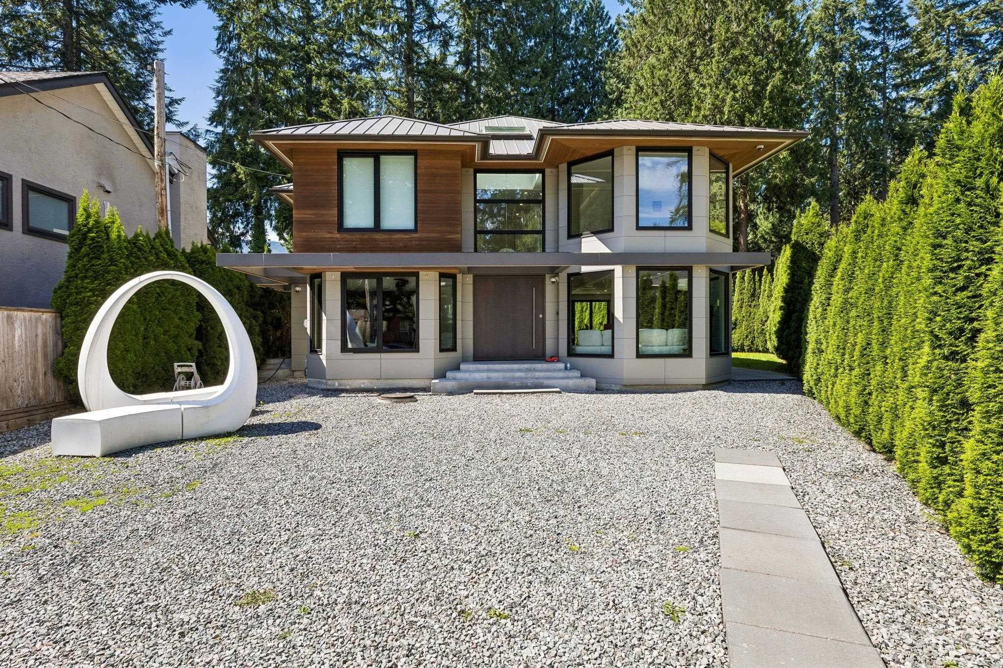 4577 Capilano Road, North Vancouver
