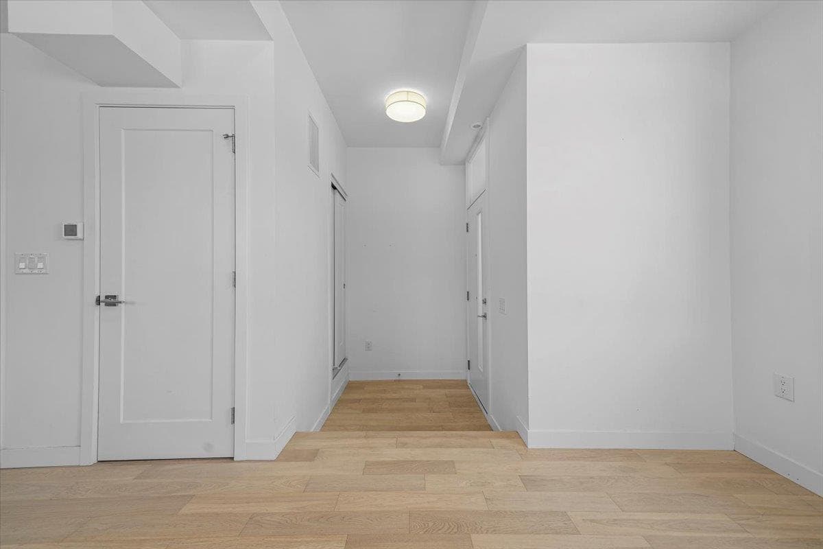 4110 Columbia Street, Vancouver, V5Y 2H9 — photo 2