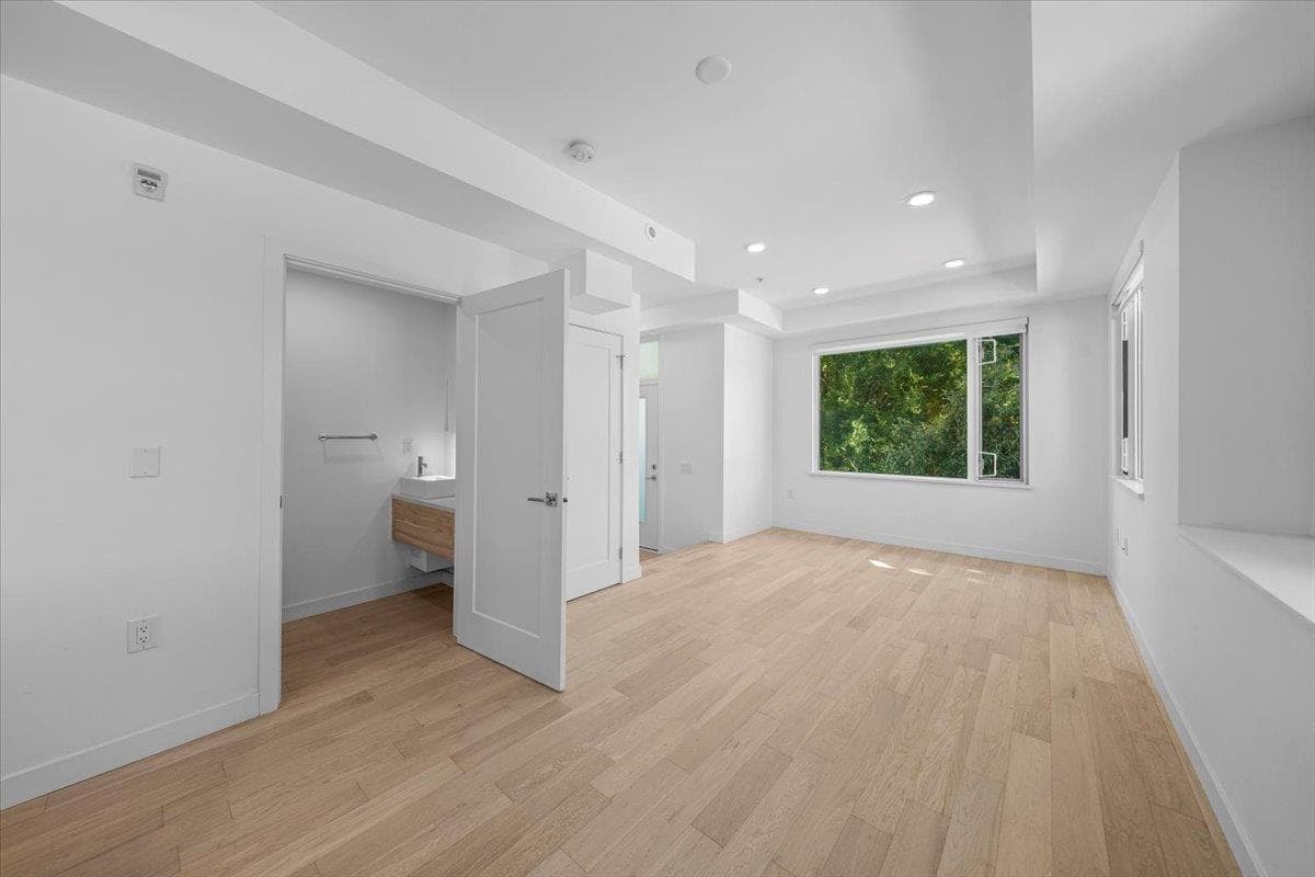 4110 Columbia Street, Vancouver, V5Y 2H9 — photo 5