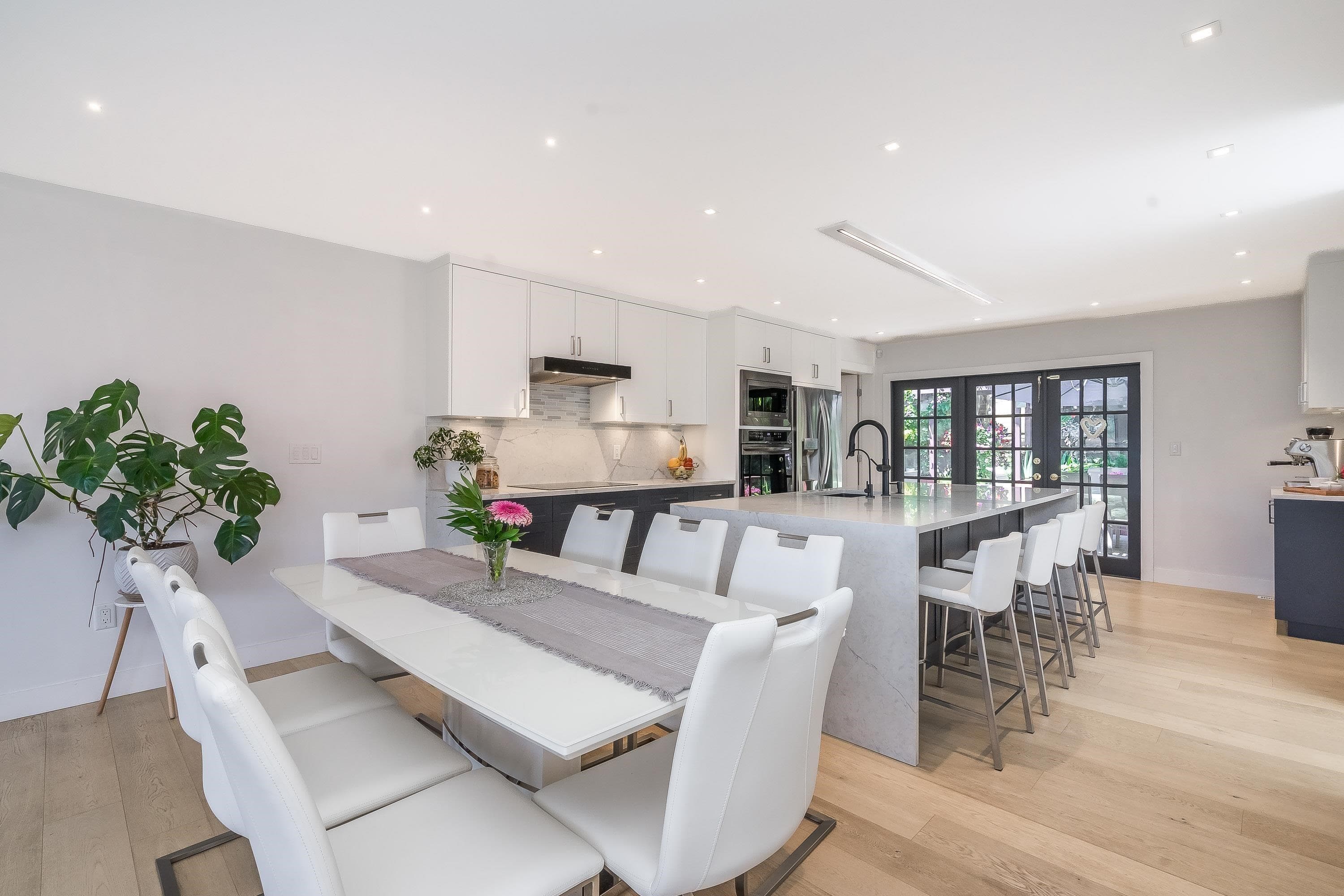 16055 8 Avenue, Surrey, V4A 1A1 — photo 4