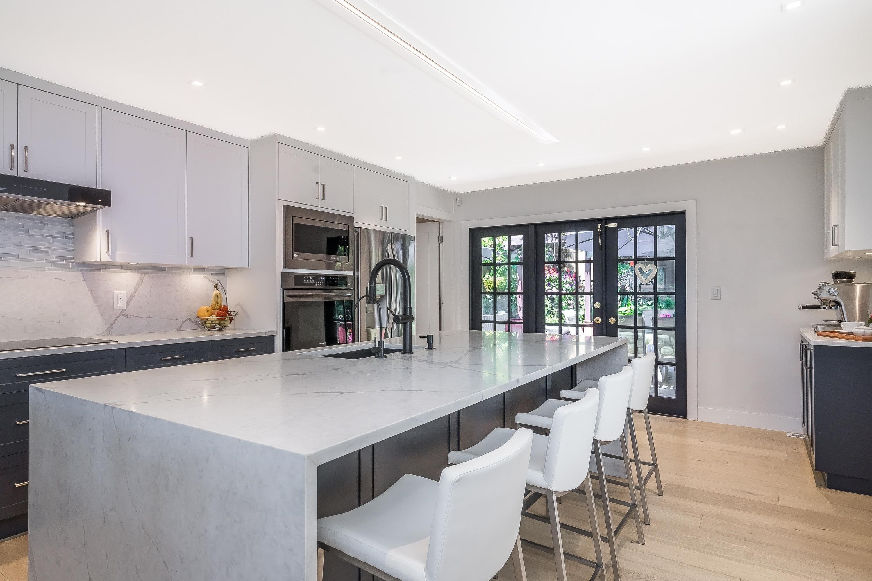 16055 8 Avenue, Surrey, V4A 1A1 — photo 3