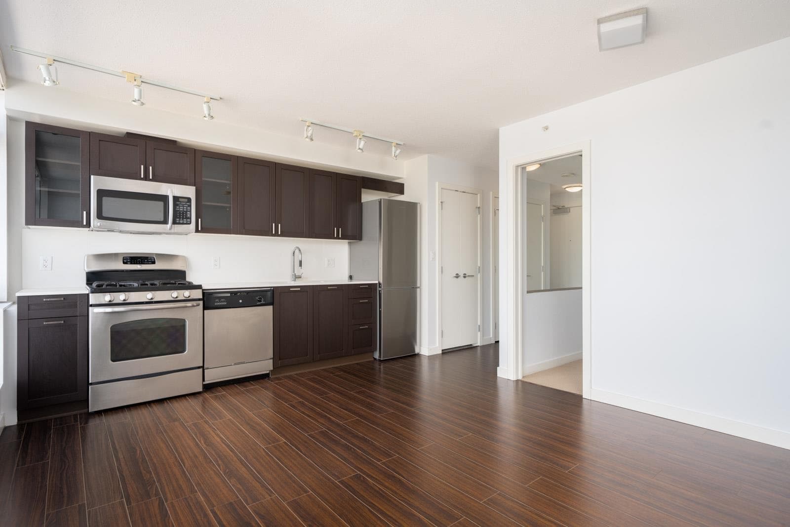 308 - 4818 Eldorado Mews, Vancouver, V5R 0B3 — photo 3