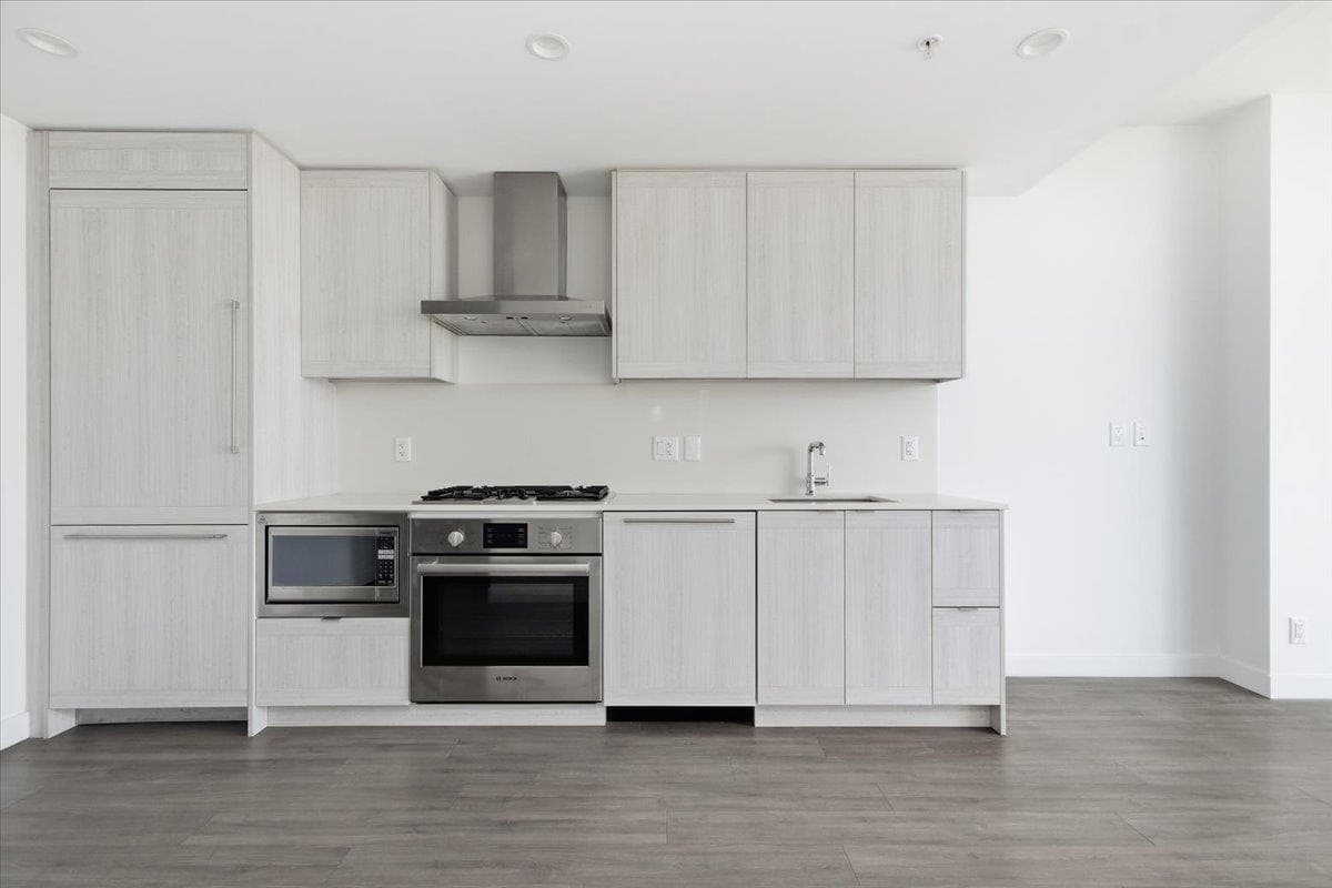 602 - 2351 Beta Avenue, Burnaby, V5C 0M2 — photo 2