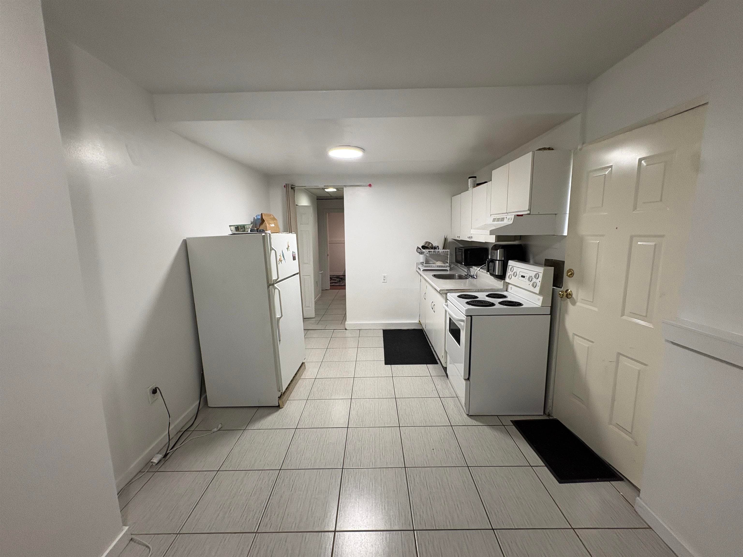 8063 138a Street, Surrey, V3W 9B3 — photo 3