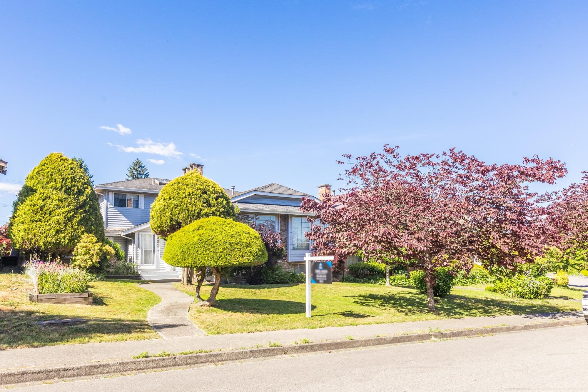 431 Glenbrook Drive, New Westminster, V3L 5J3 — photo 2