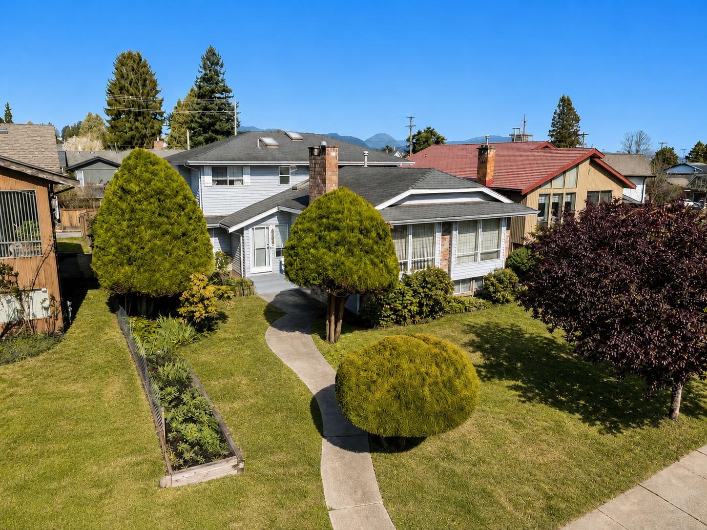 431 Glenbrook Drive, New Westminster, V3L 5J3 — photo 1