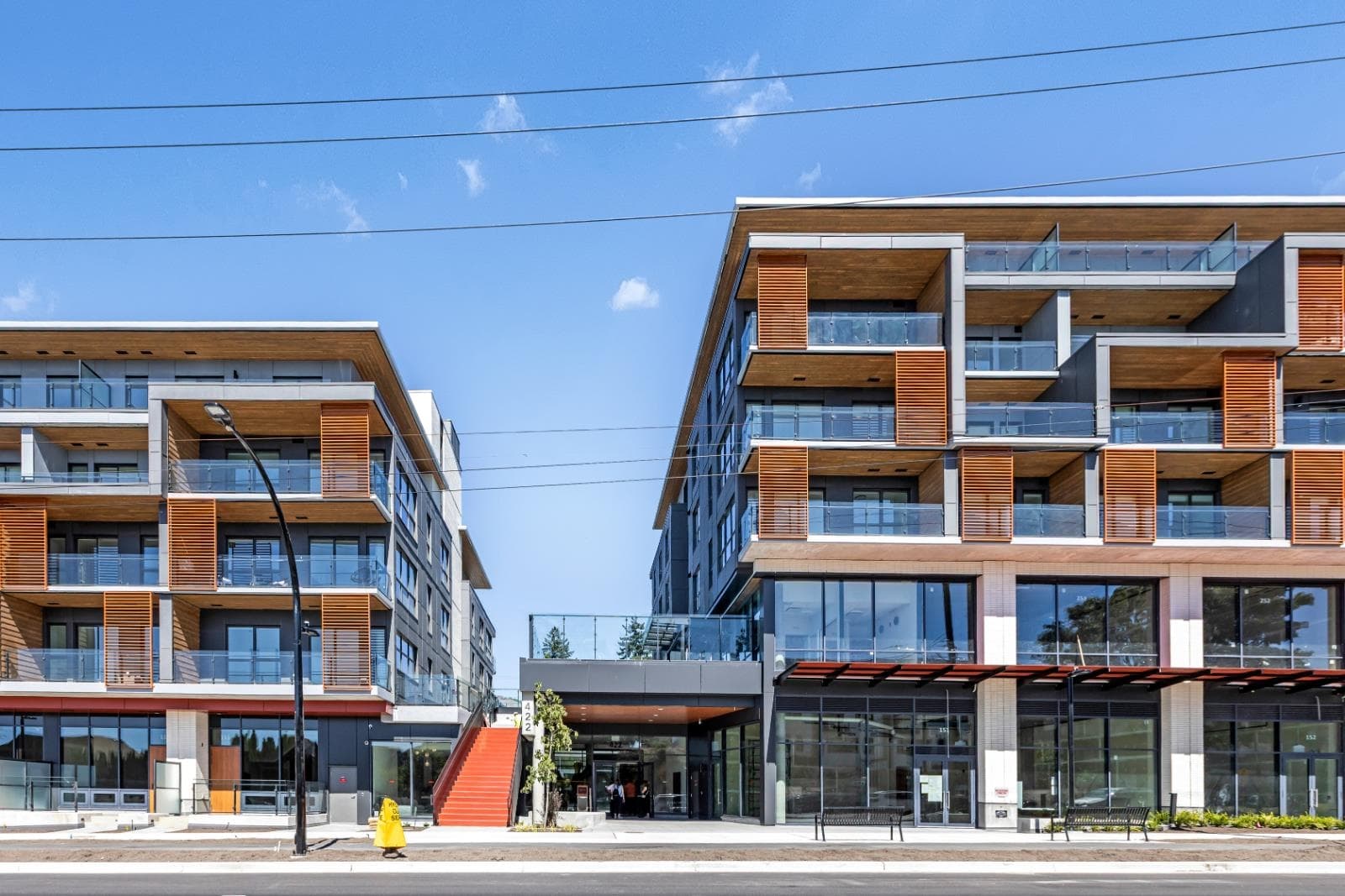 401 - 422 E 3rd Street, North Vancouver, V7L 0K1 — photo 2