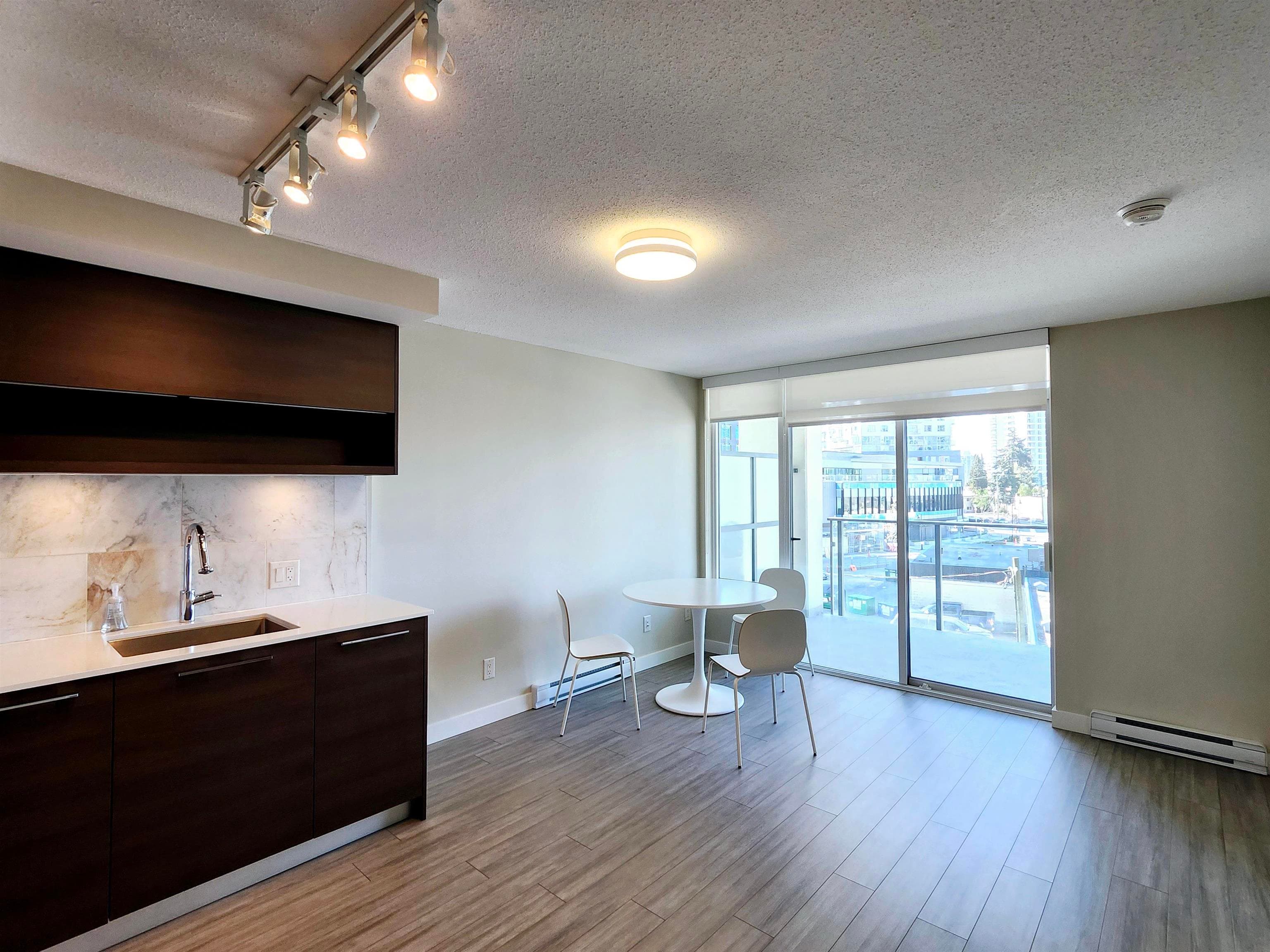 301 - 570 Emerson, Coquitlam, V3J 0G3 — photo 2