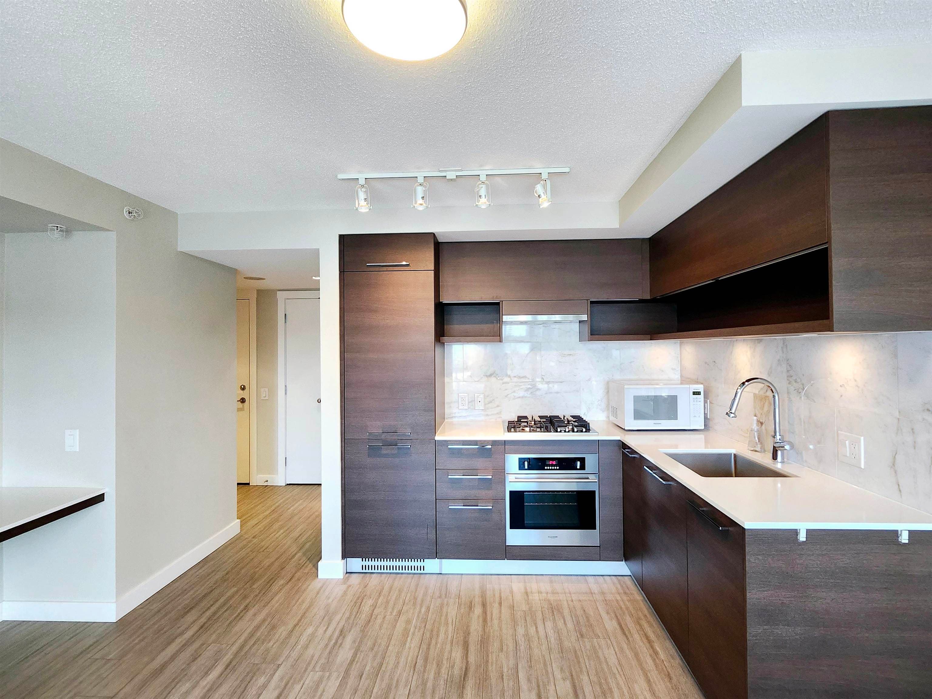 301 - 570 Emerson, Coquitlam, V3J 0G3 — photo 5