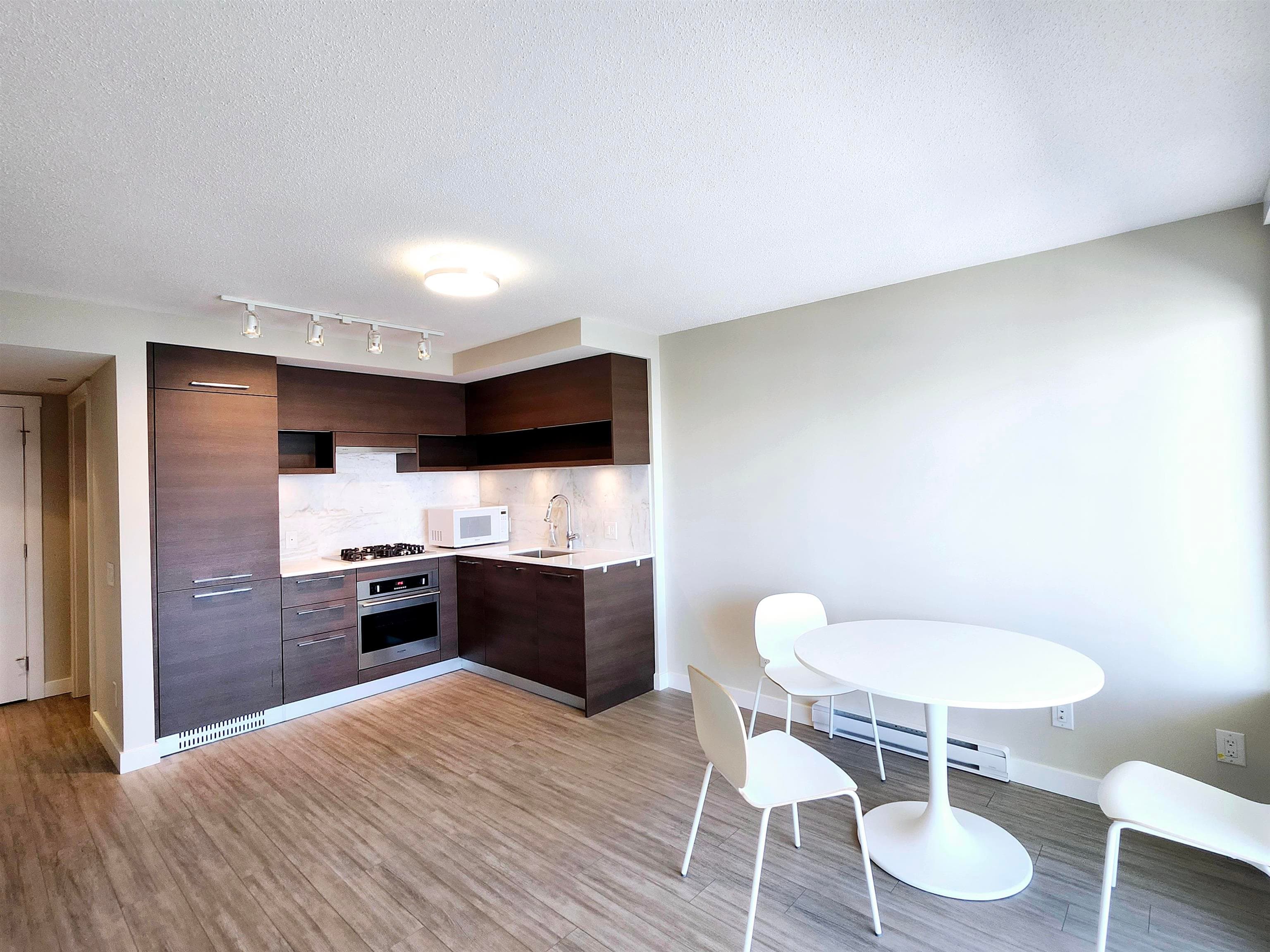 301 - 570 Emerson, Coquitlam, V3J 0G3 — photo 4