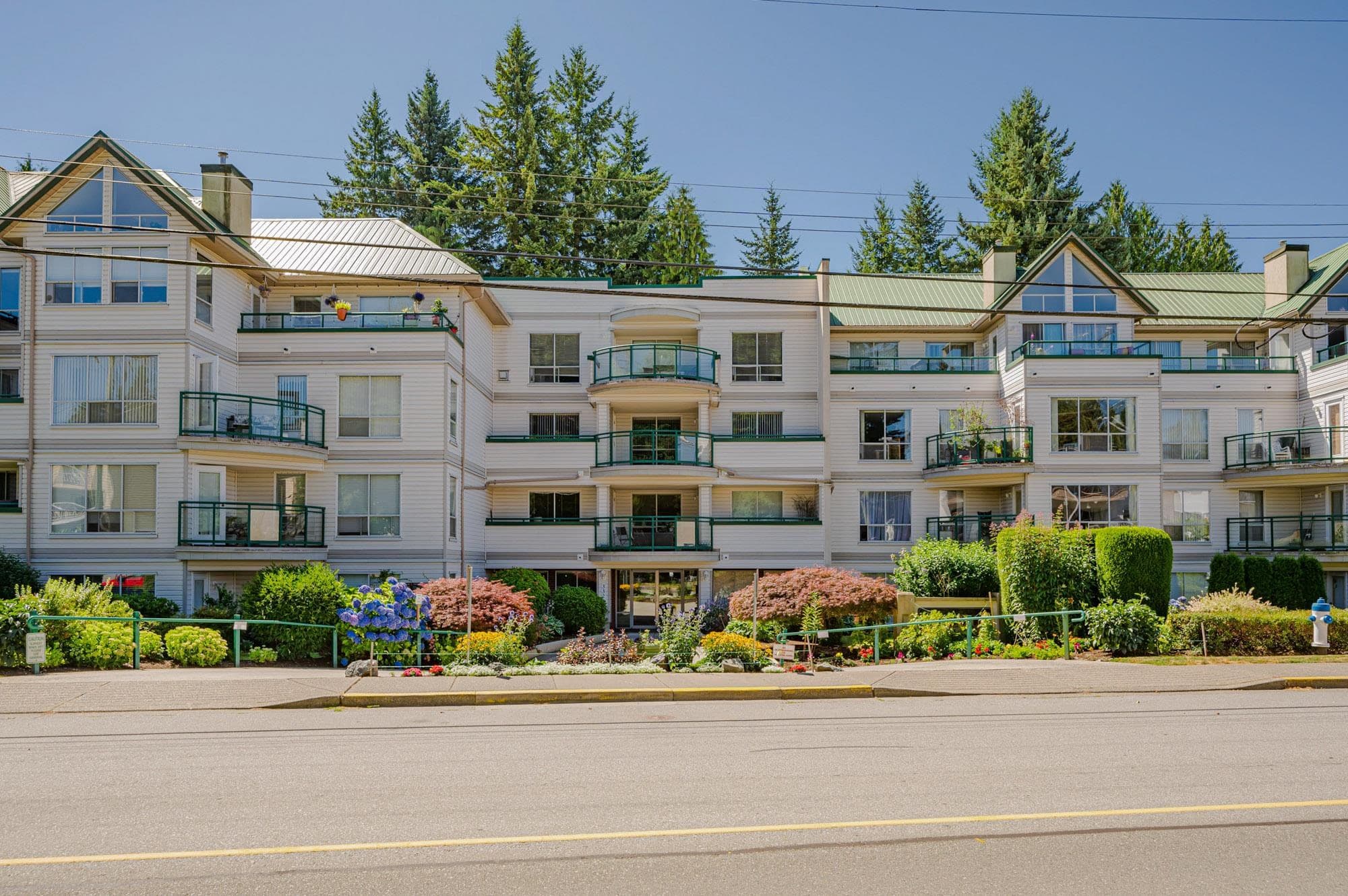 302 - 33280 E Bourquin Crescent, Abbotsford, V2S 7K2 — photo 2