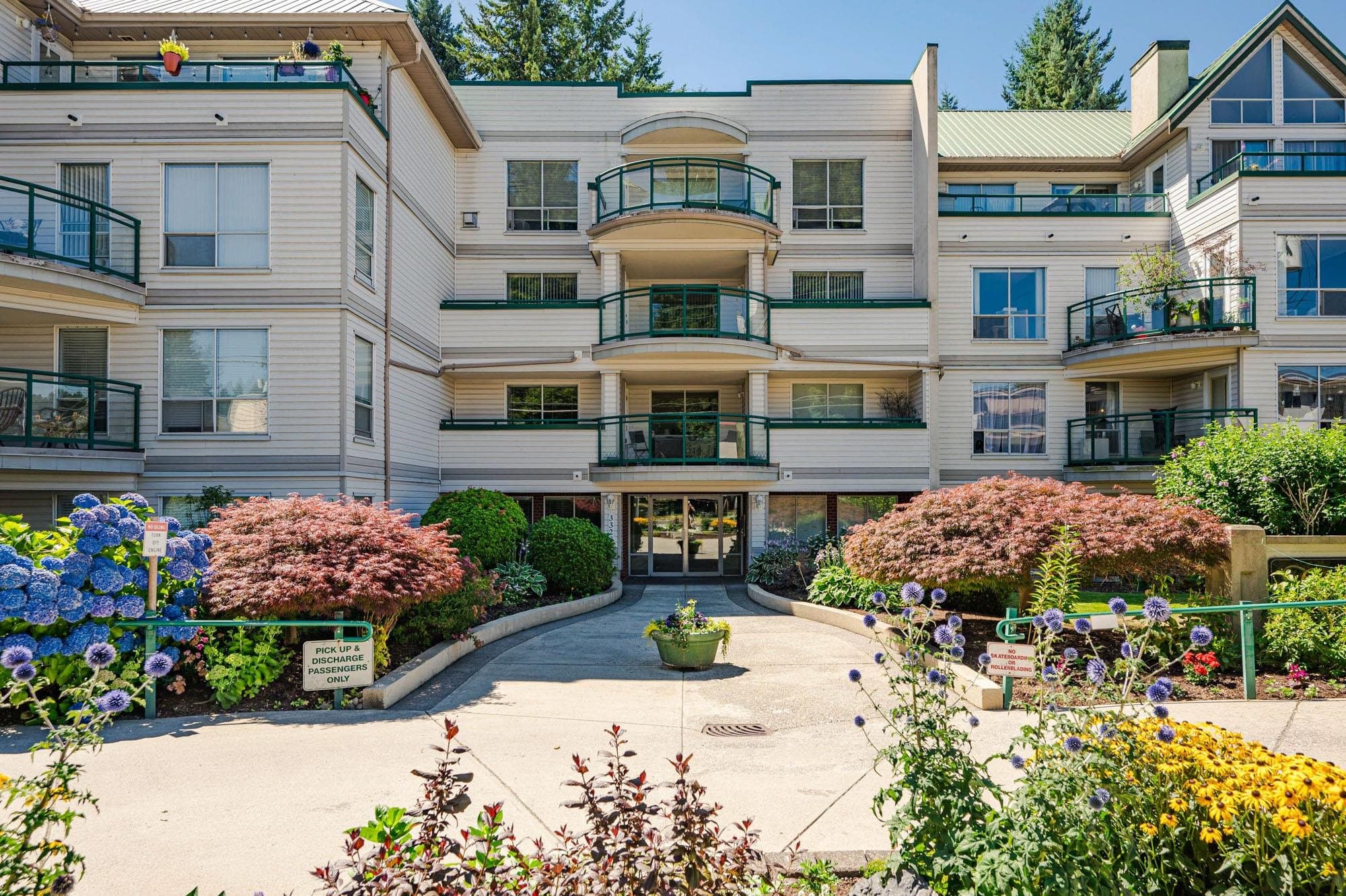 302 - 33280 E Bourquin Crescent, Abbotsford, V2S 7K2 — photo 1