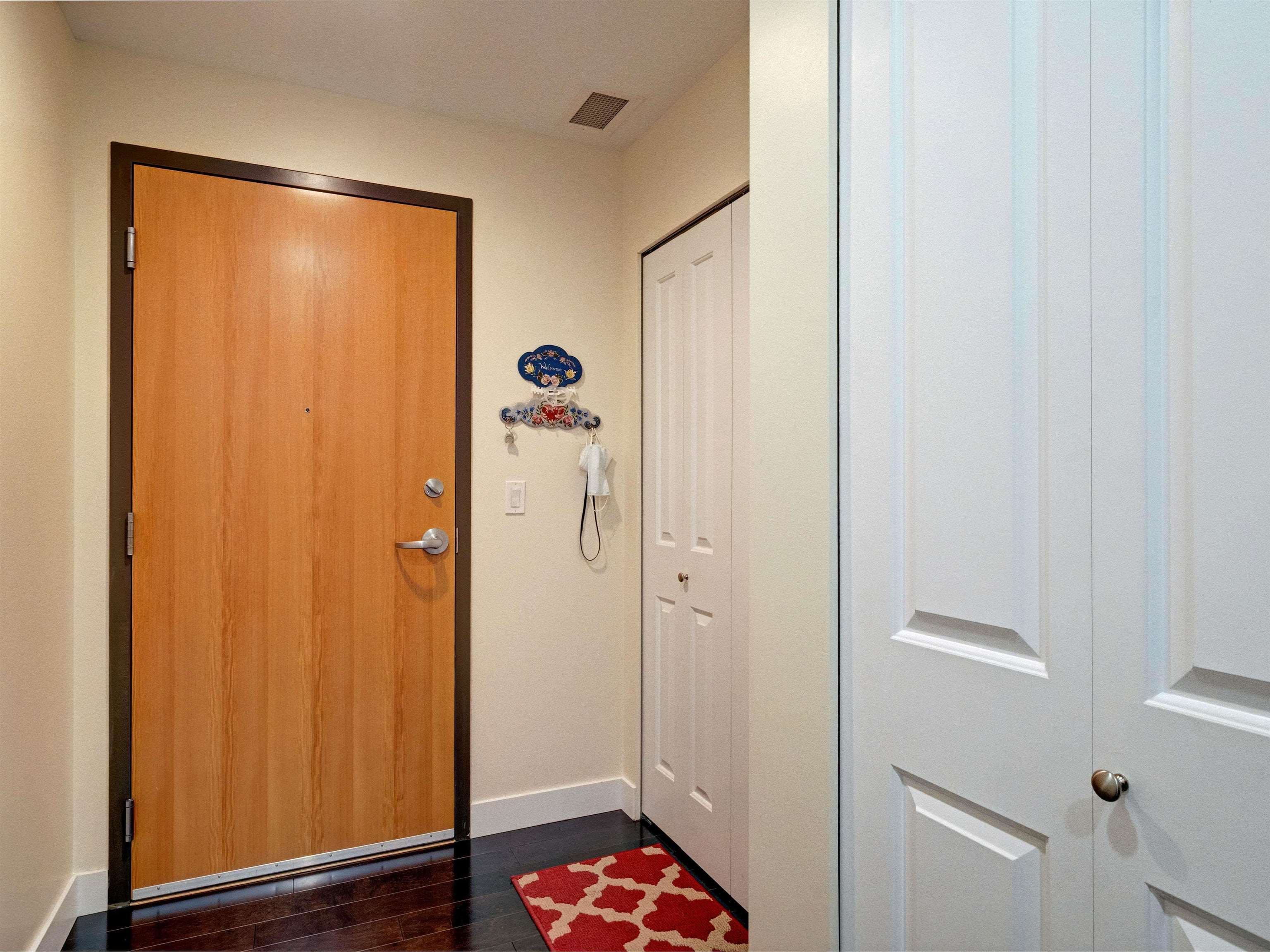 307 - 5725 Teredo Street, Sechelt, V7Z 0J2 — photo 2
