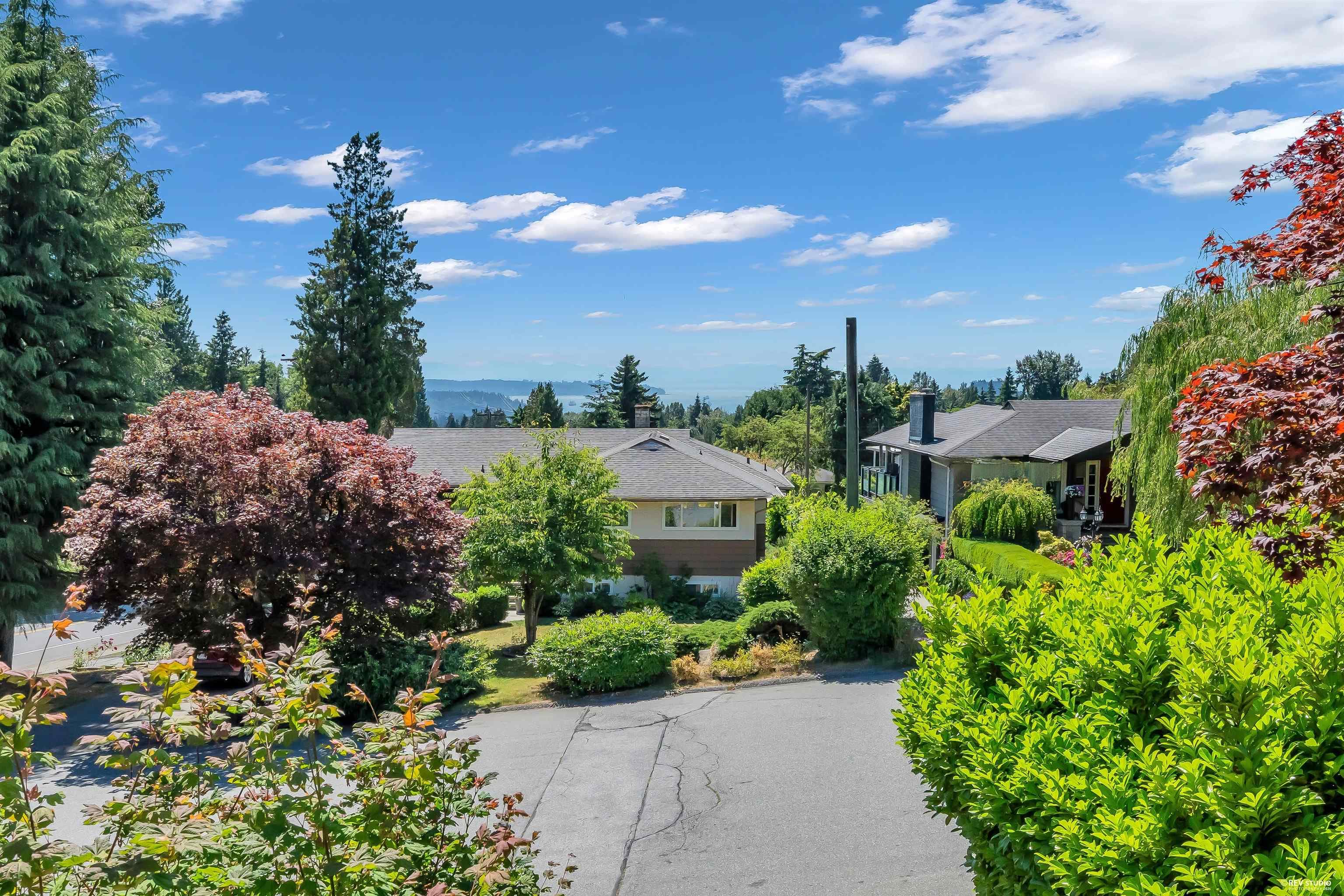 468 Saville Crescent, North Vancouver