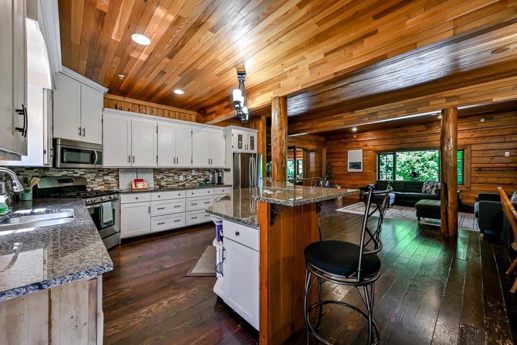 11267 Palmer Rolph Street, Maple Ridge, V2W 1H1 — photo 4