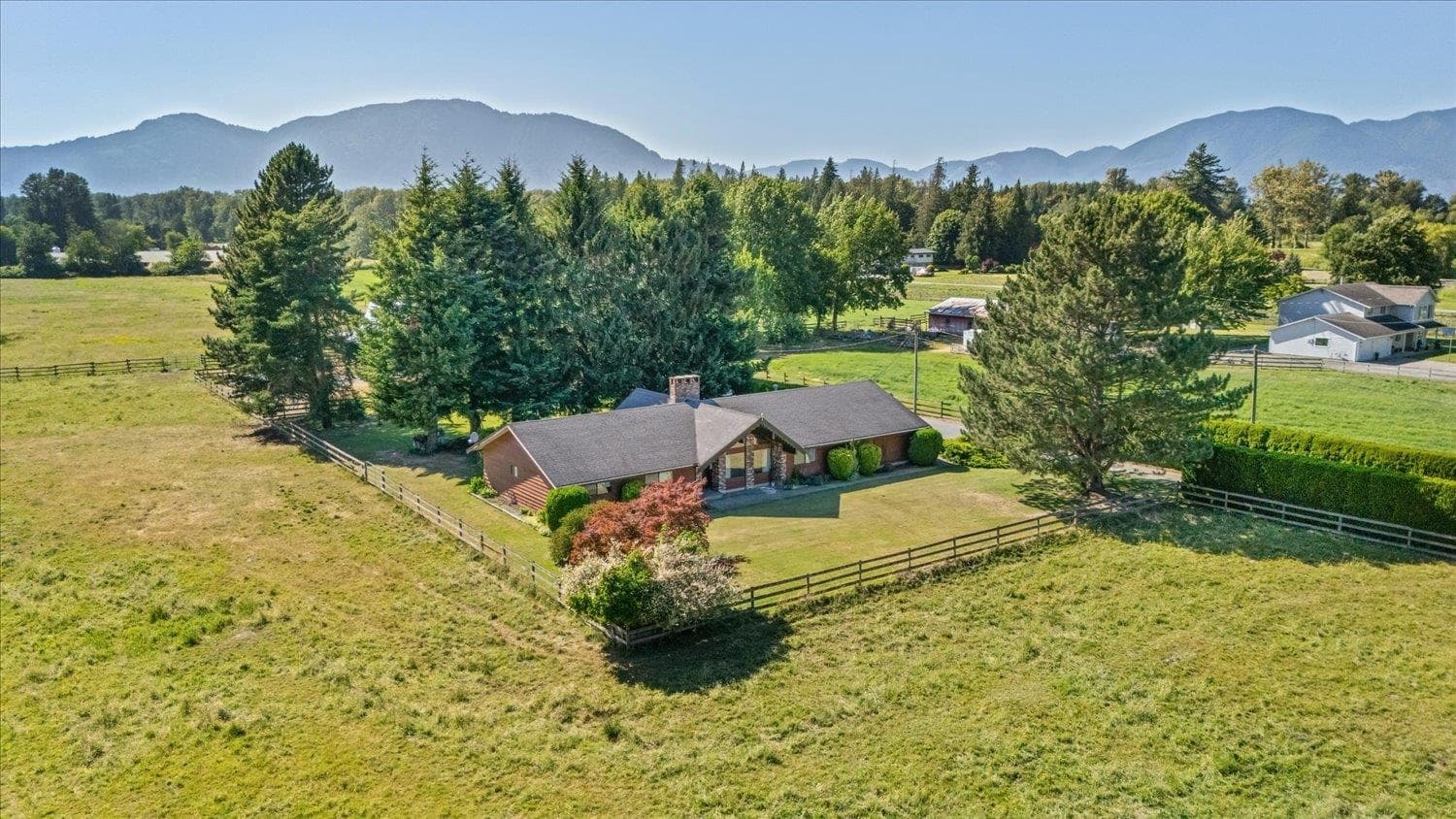 4933 Browne Road, Yarrow