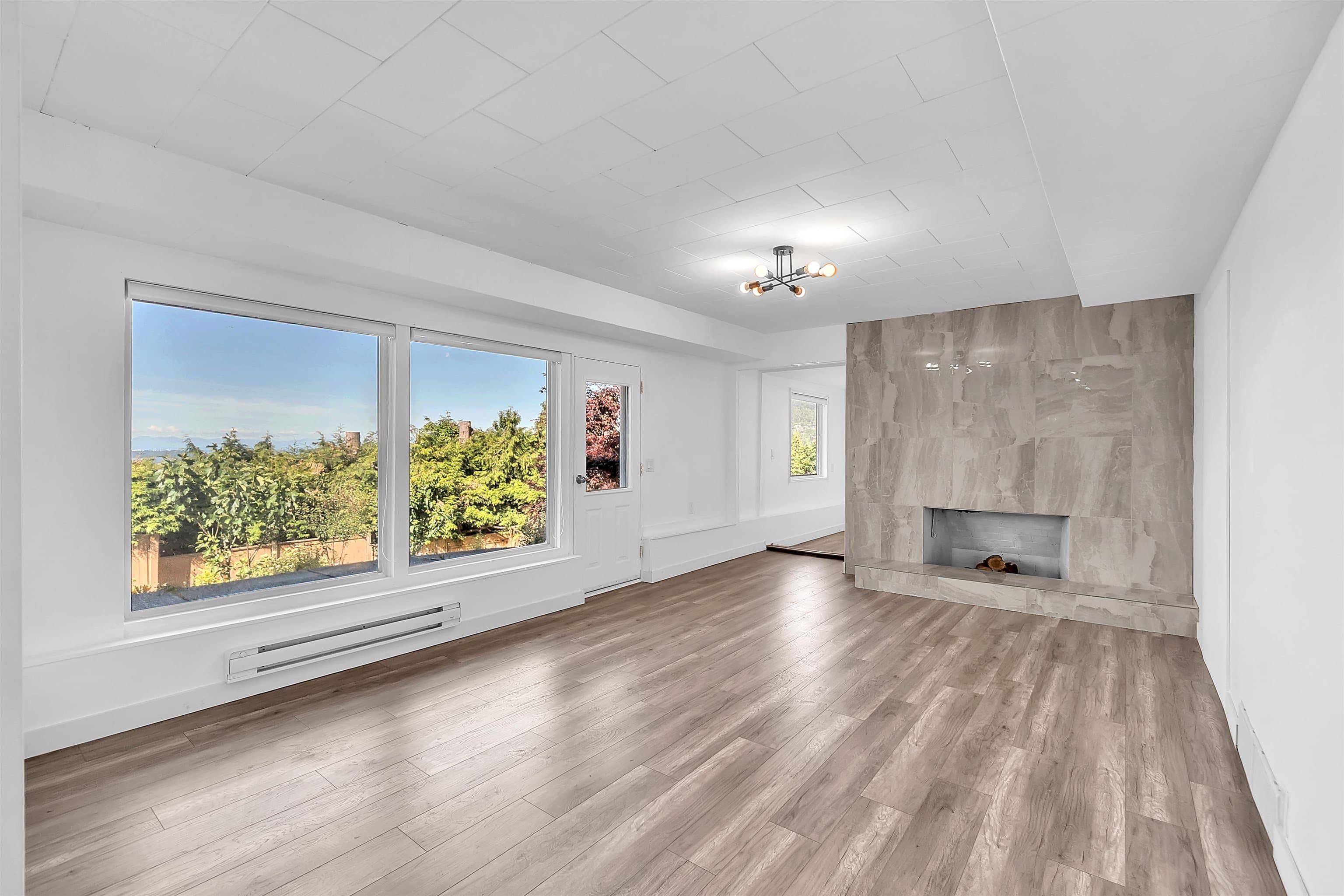 Ground Level - 637 Alpine Court, North Vancouver