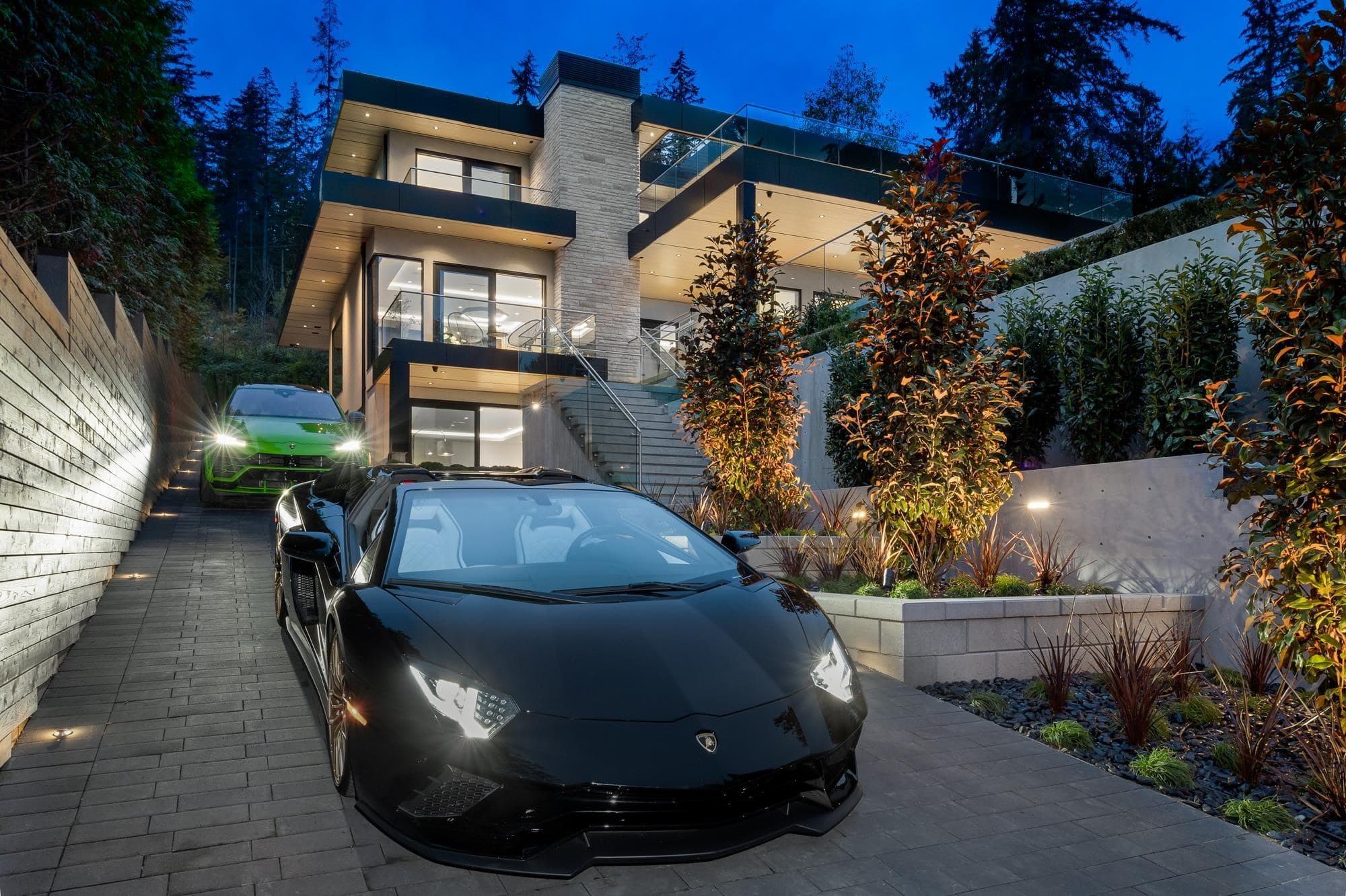 449 Hillcrest Street, West Vancouver, V7V 2L8 — photo 1