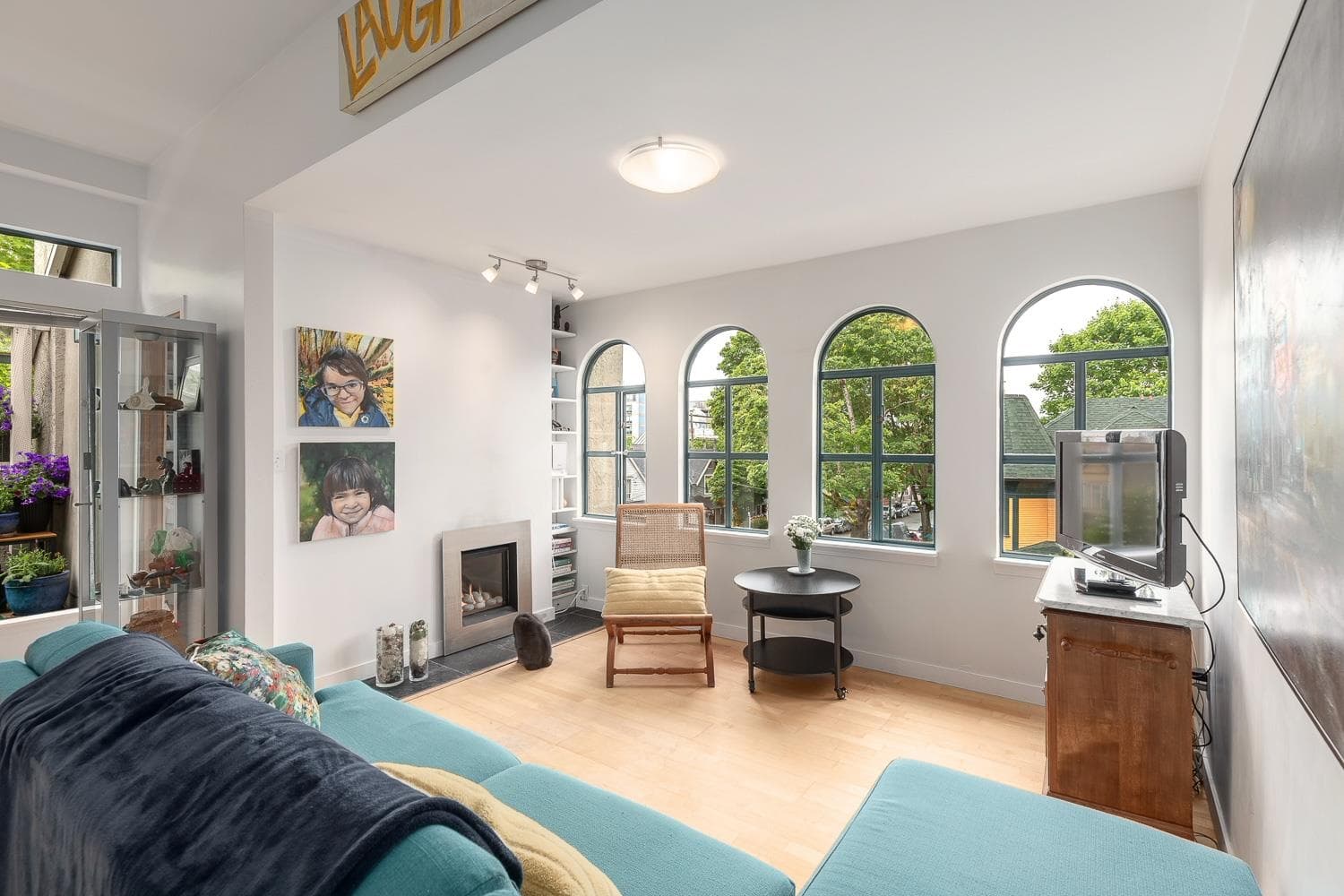 301 - 700 E Pender Street, Vancouver, V6A 1V7 — photo 2