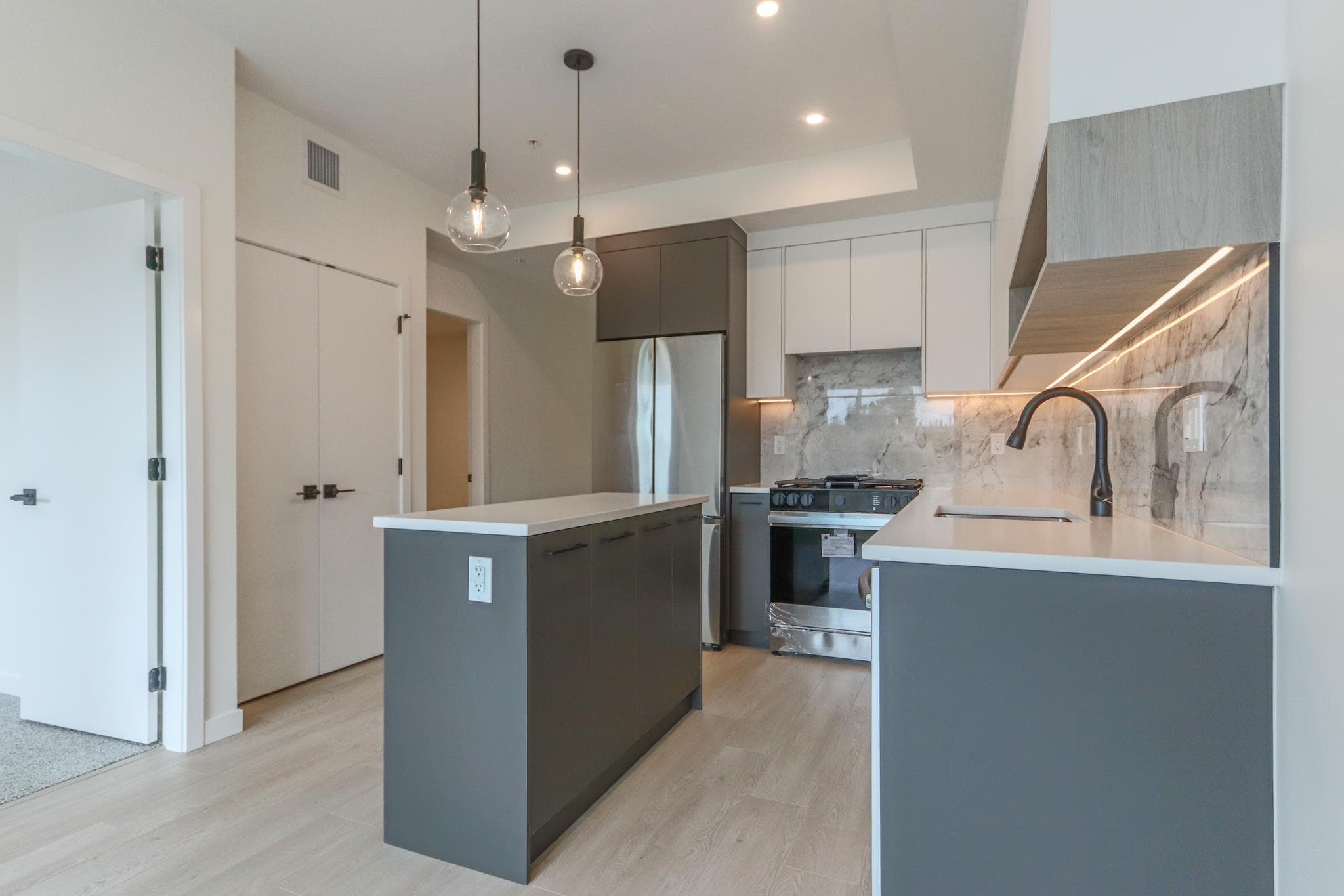 312 - 6270 Gooseberry Drive, Surrey, V3S 0C8 — photo 2