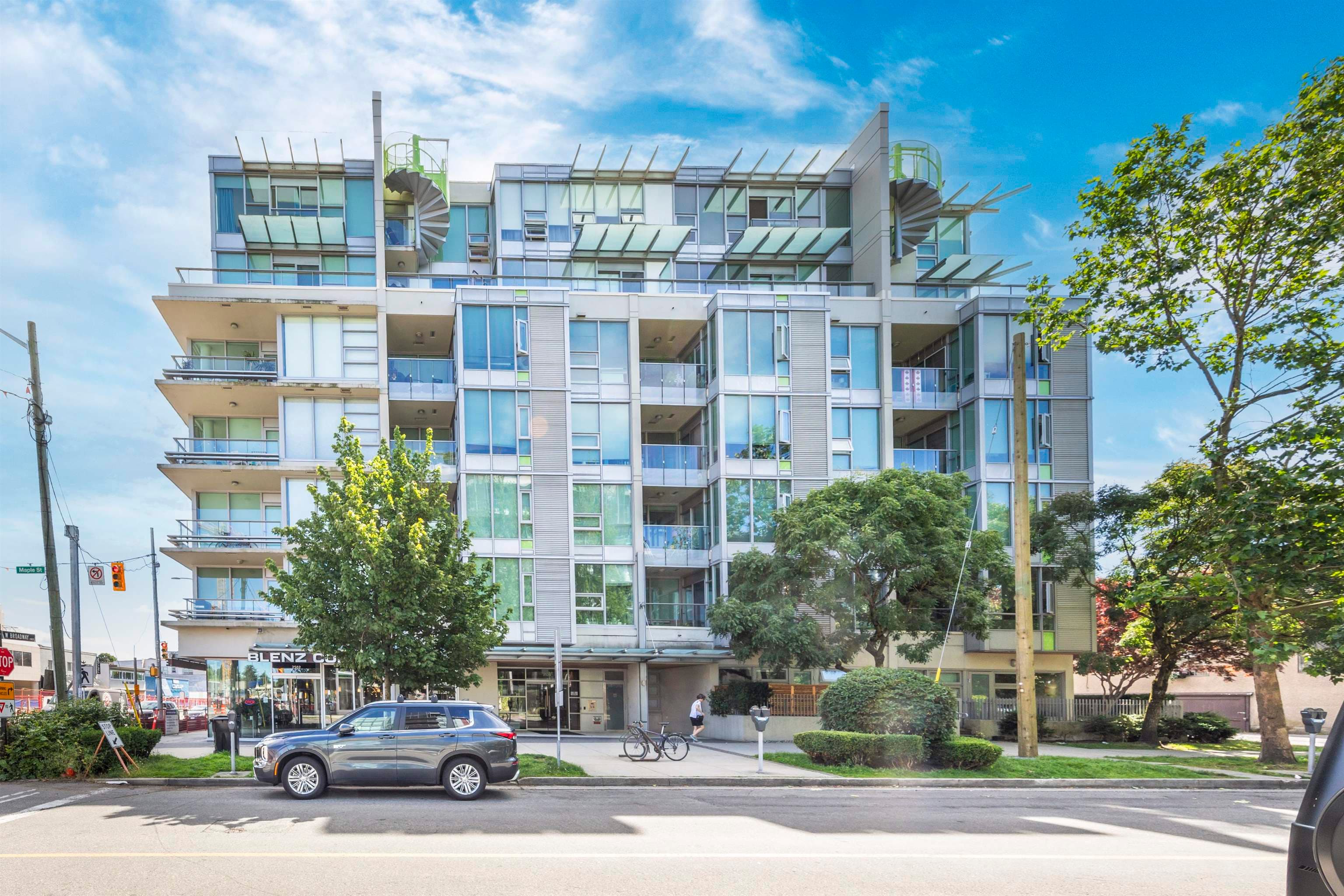 403 - 2528 Maple Street, Vancouver, V6J 0B5 — photo 2