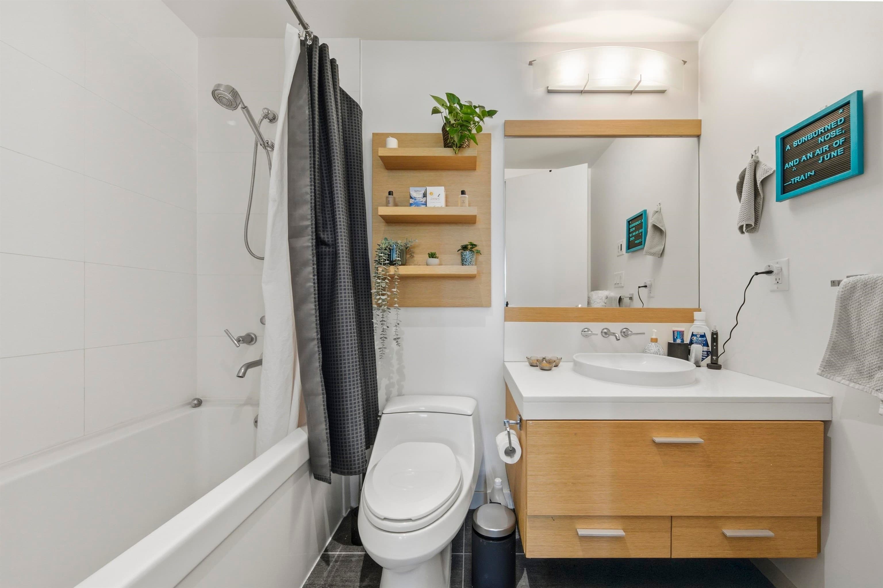 403 - 2528 Maple Street, Vancouver, V6J 0B5 — photo 4