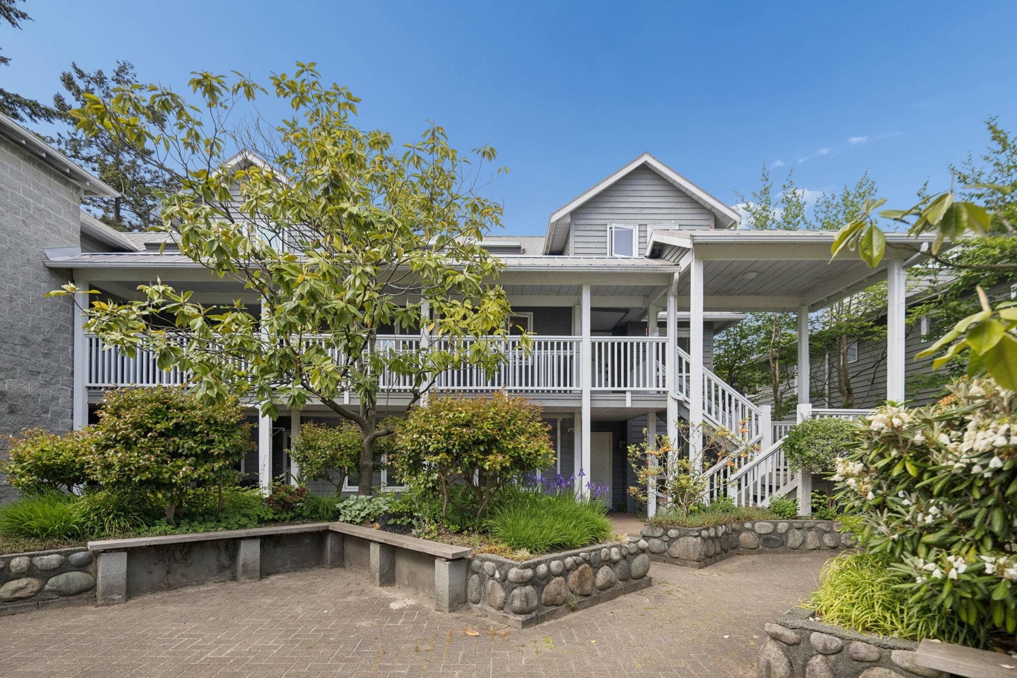 207 - 1518 Bowser Avenue, North Vancouver
