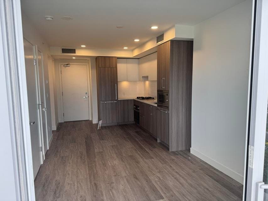 1108 - 9675 King George Boulevard, Surrey, V3T 2V3 — photo 4