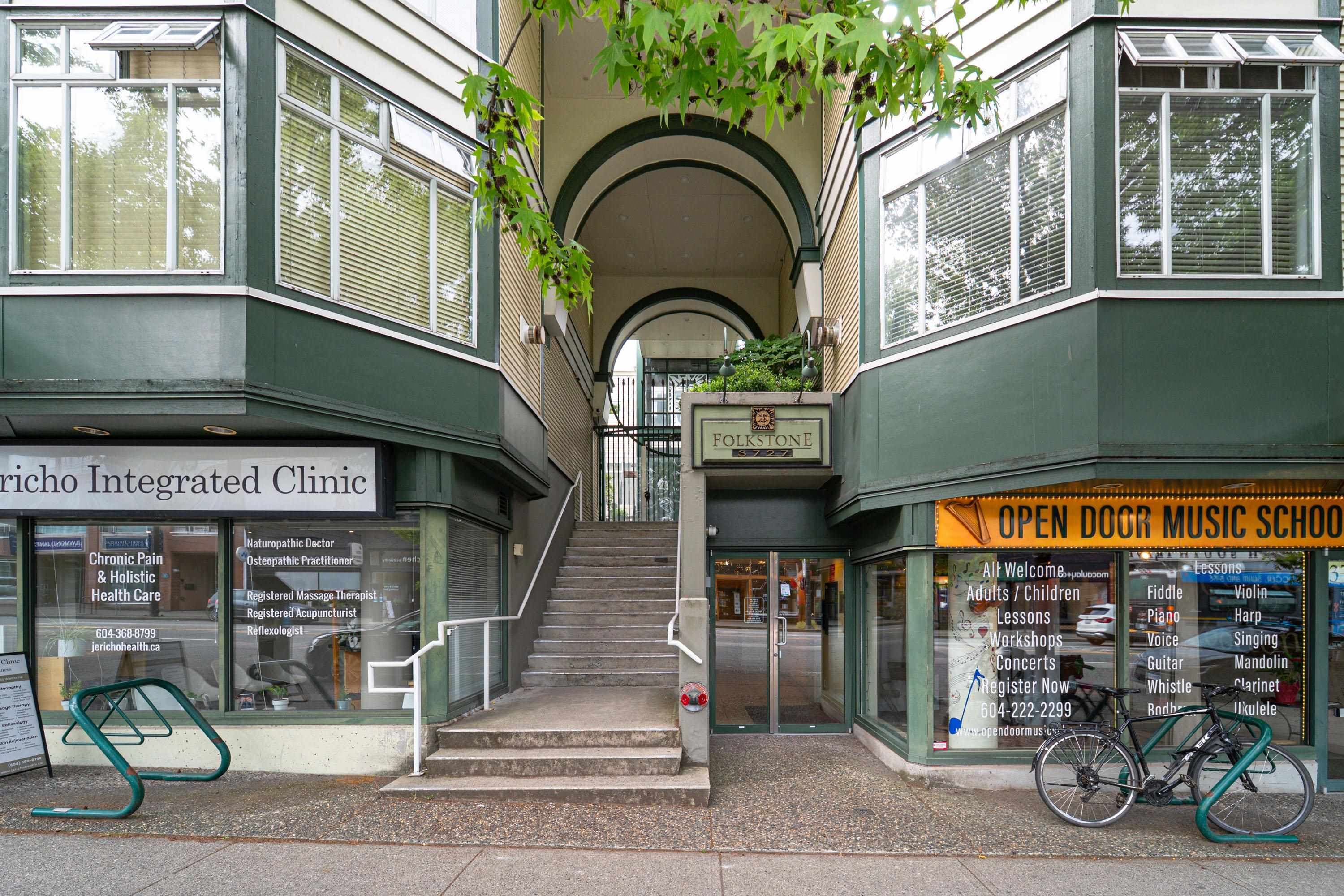 202 - 3727 W 10th Avenue, Vancouver