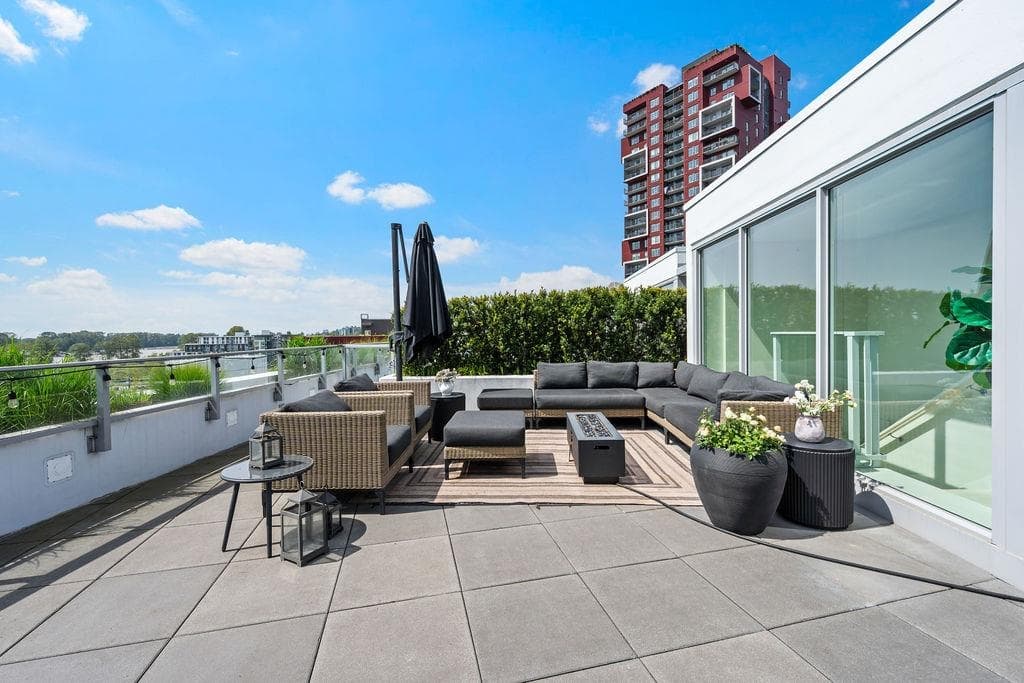 607 - 3438 Sawmill Crescent, Vancouver