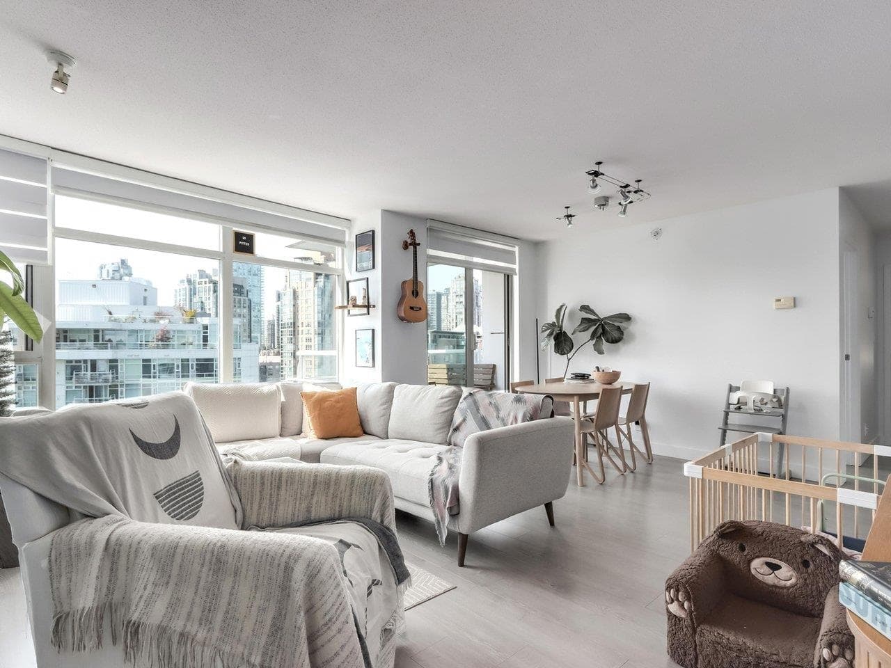 1708 - 198 Aquarius Mews, Vancouver, V6Z 2Y4 — photo 2